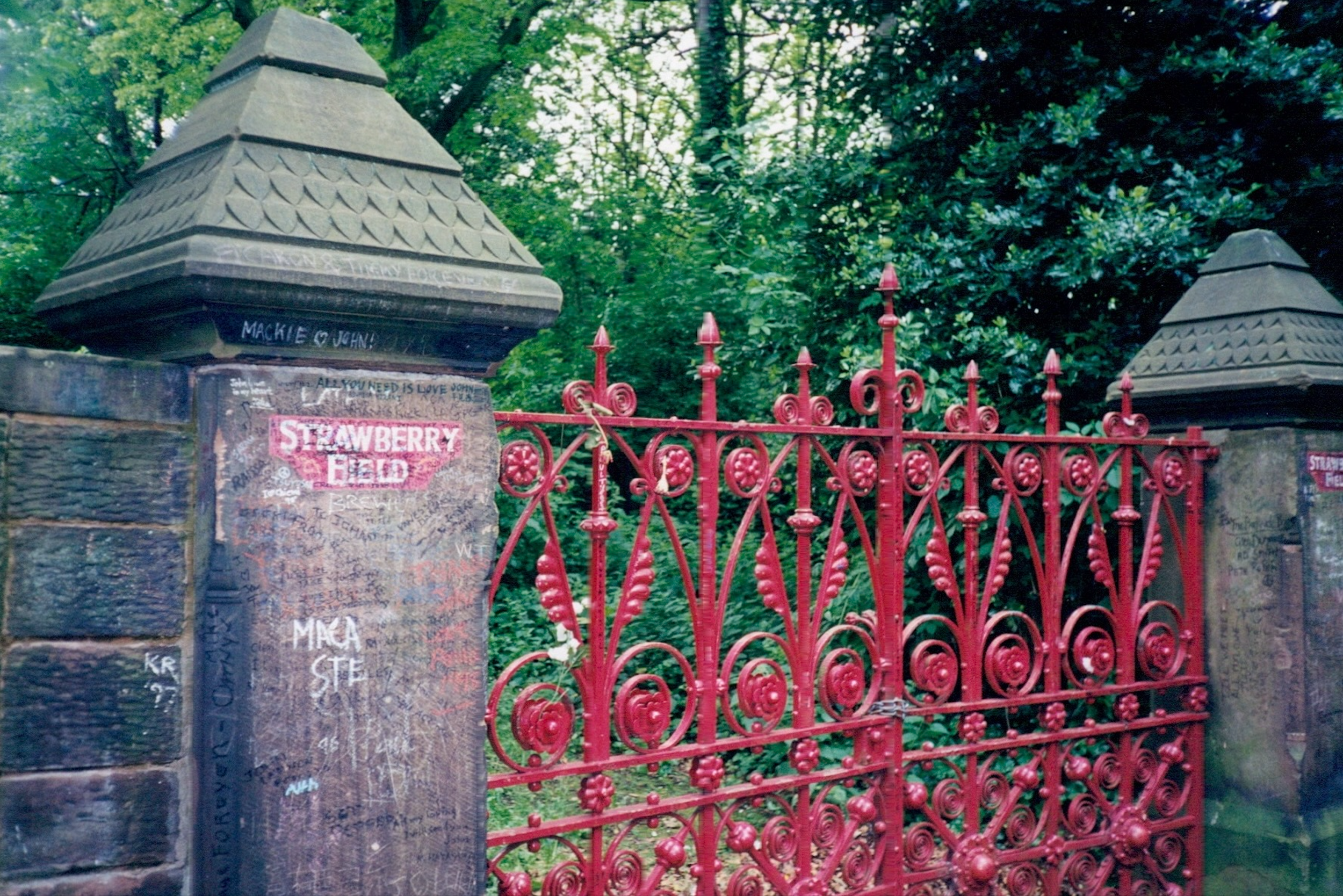strawberry-field-gate