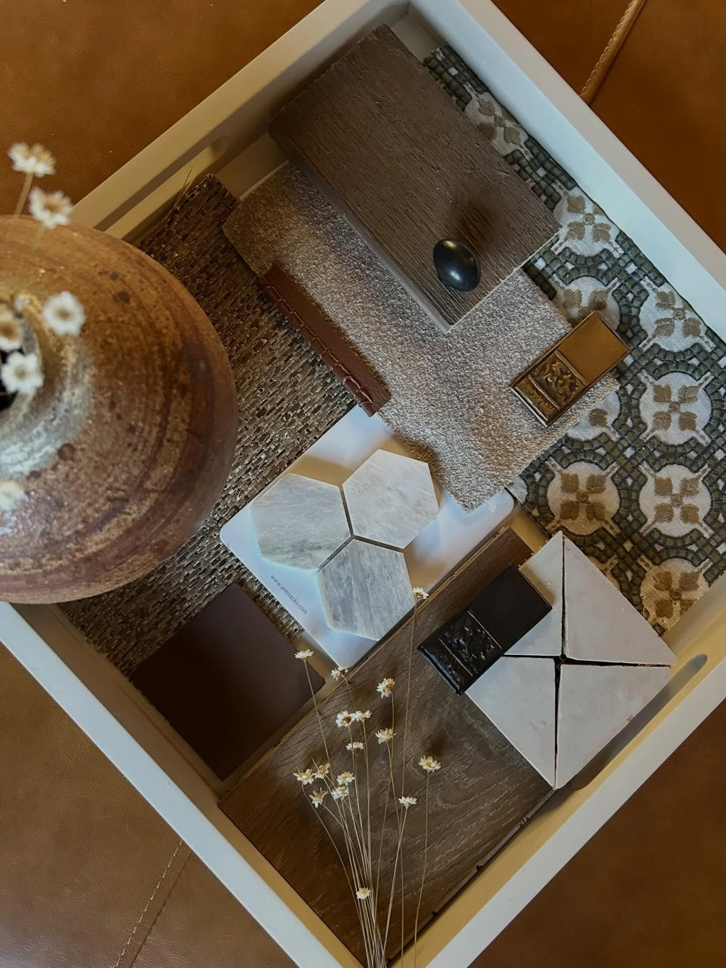 Fridays pretty palette ✨

#interiordesign #design #customhomes #inspo #asheville