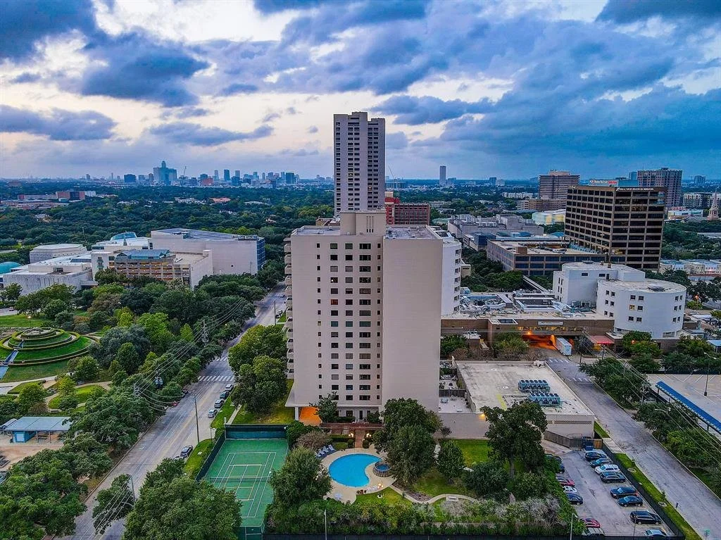 1400 Hermann Dr condo
Listed For: $305,000