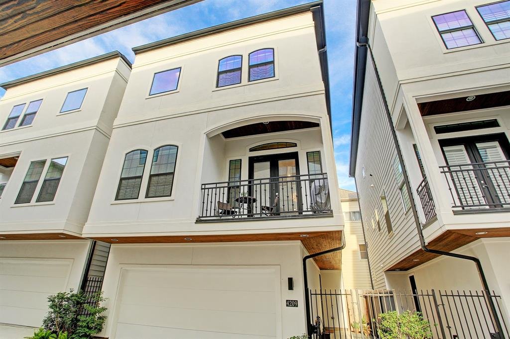 4209 Dickson St
Listed For: $525,000