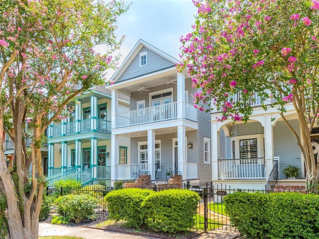 421 Cortlandt
Listed For: $680,000