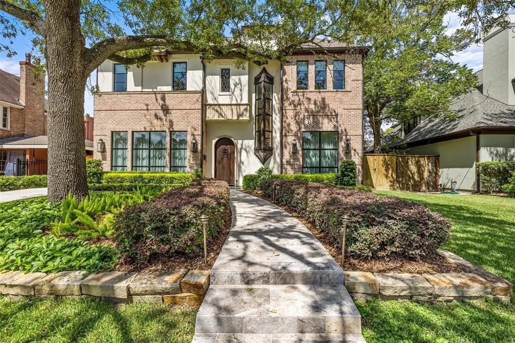 2114 Pelham Dr
Listed For: $3,250,000