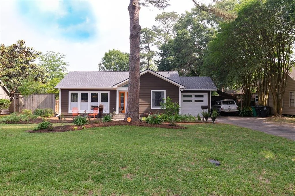 706 W 32nd St
Listed For: $589,000