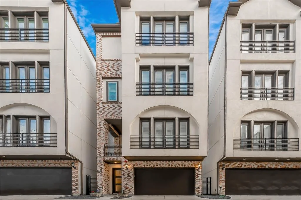 2111 Taft St
Listed For: $765,000