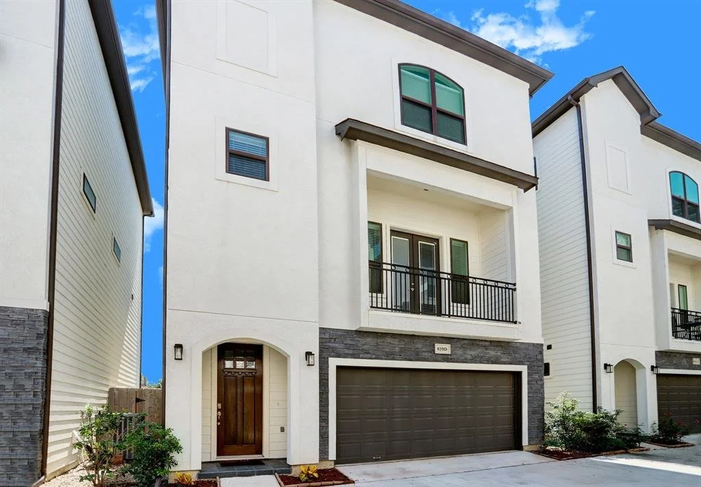 839 Fisher St
Listed For: $415,000