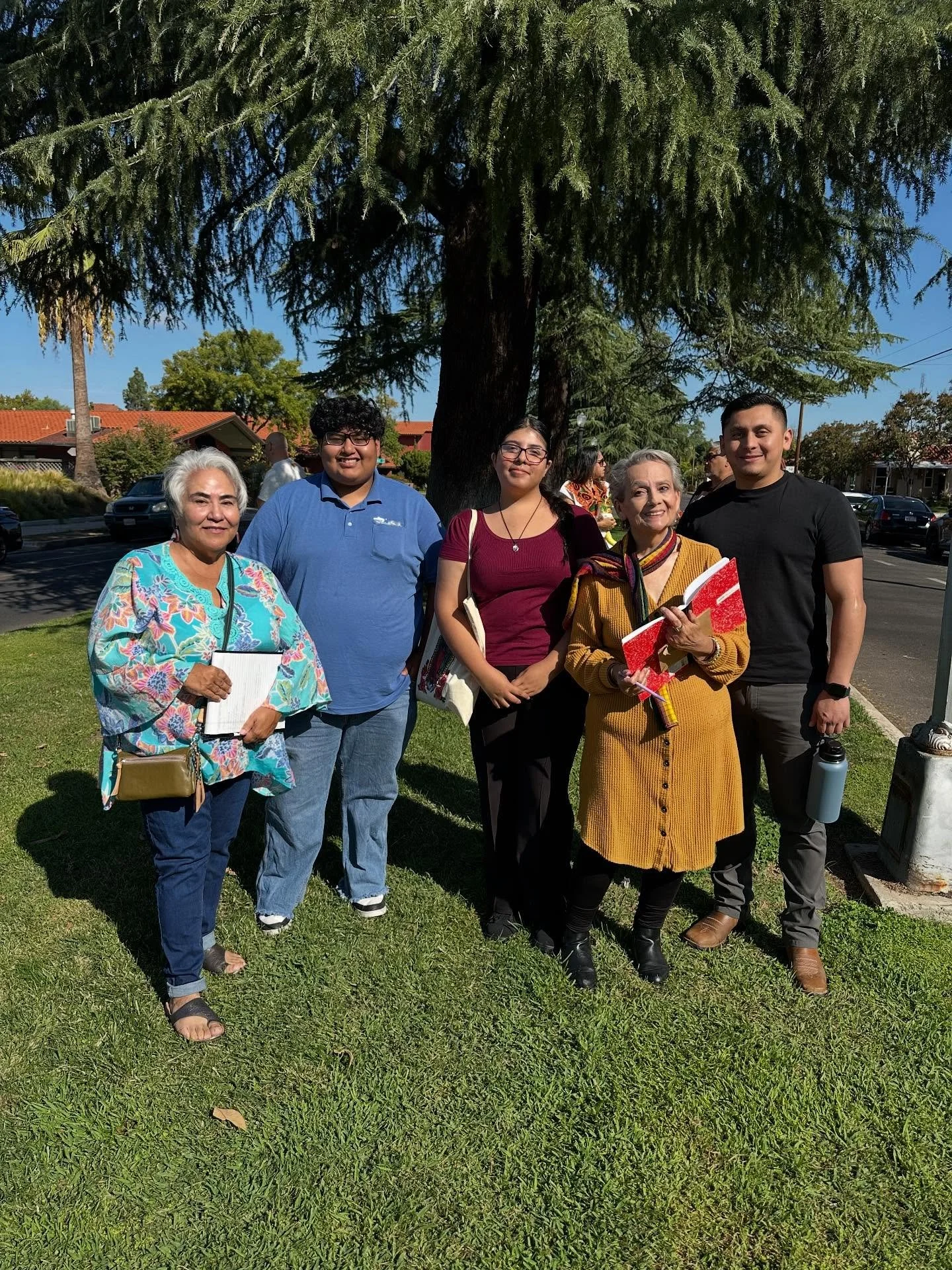 Thank you to everyone that came by this weekend to gather information about all things altars for Dia De Los Muertos. If you or your org, school club, would like to honor a loved ones that have passed away please DM Dulce Upfront. We have a few more 