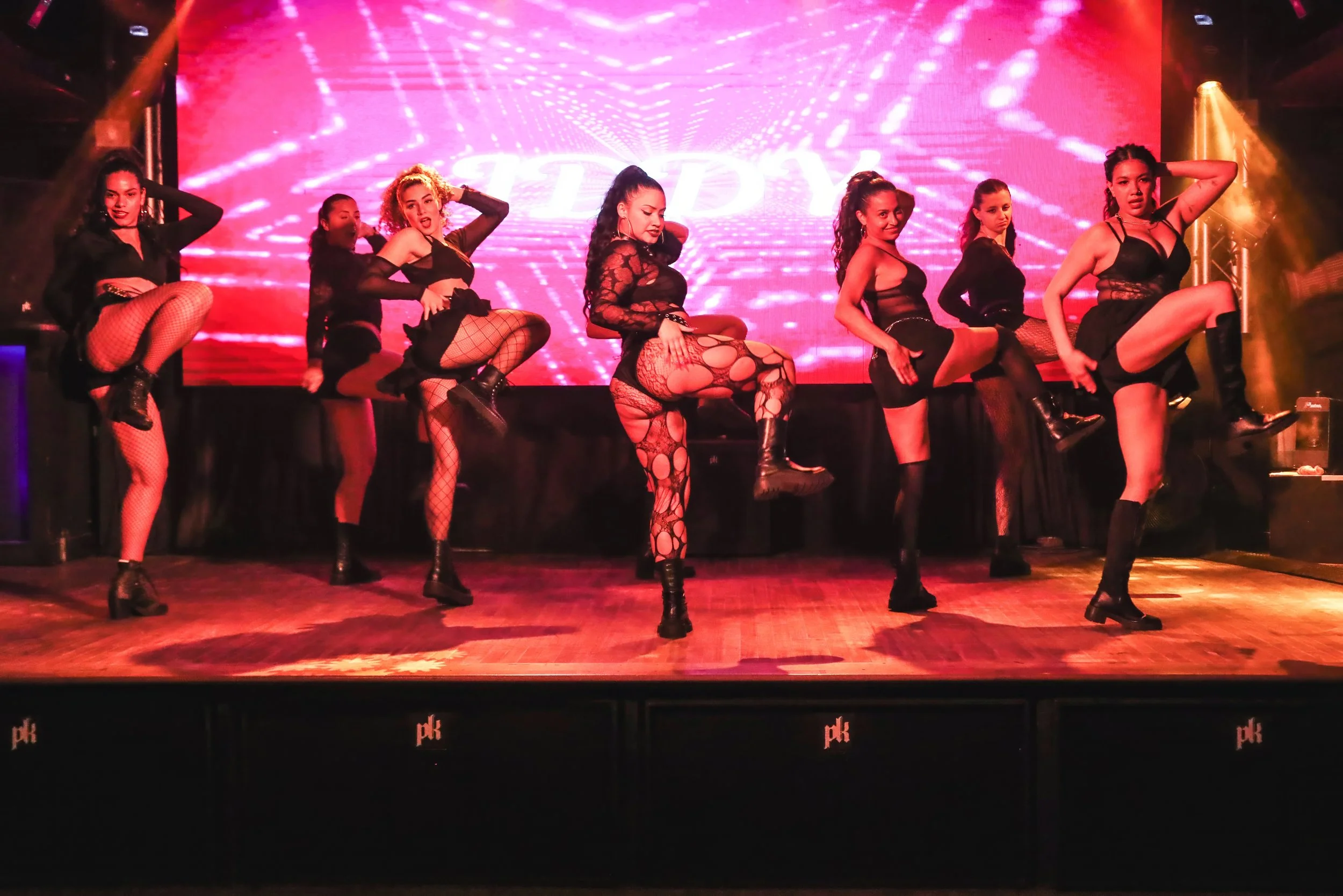redroomdanceAH4I8752.jpg