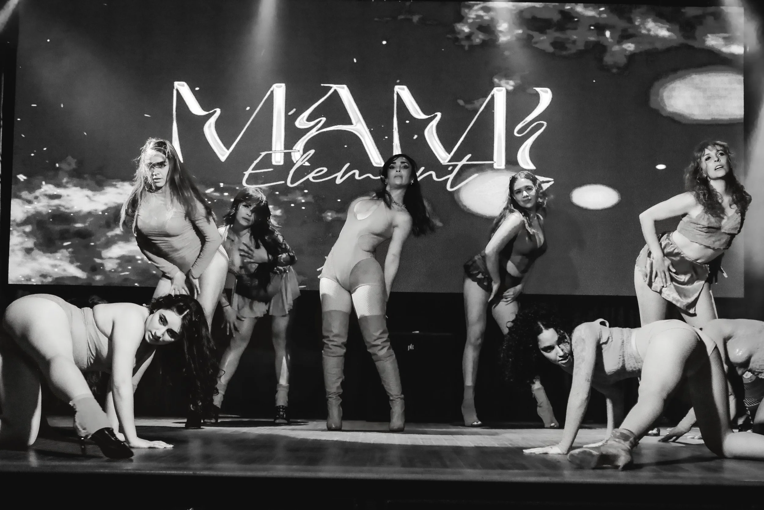 redroomdanceAH4I8051.jpg