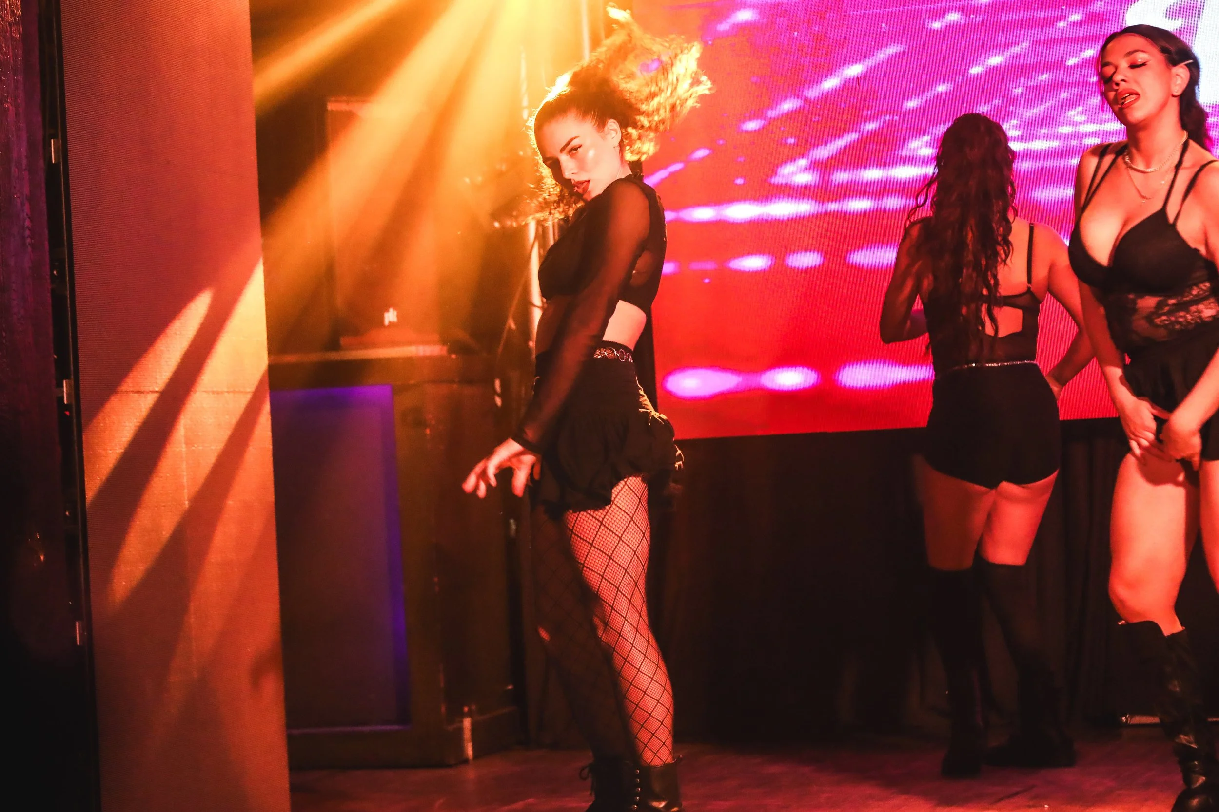 redroomdanceAH4I8817.jpg