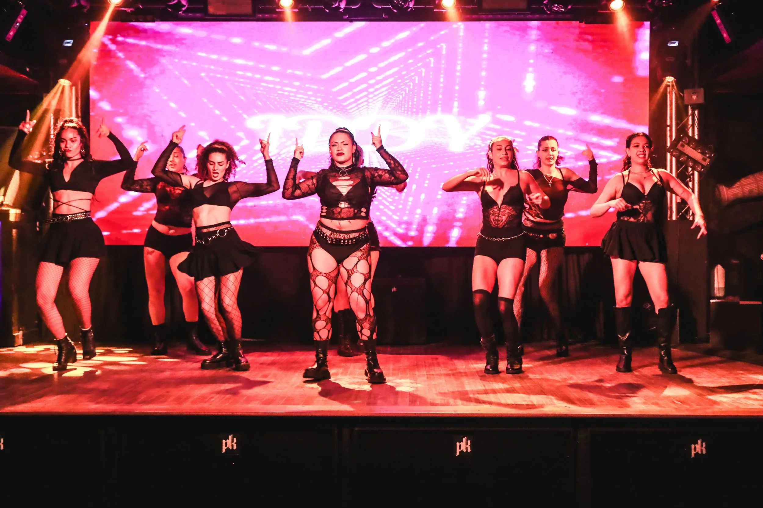 redroomdanceAH4I8745.jpg