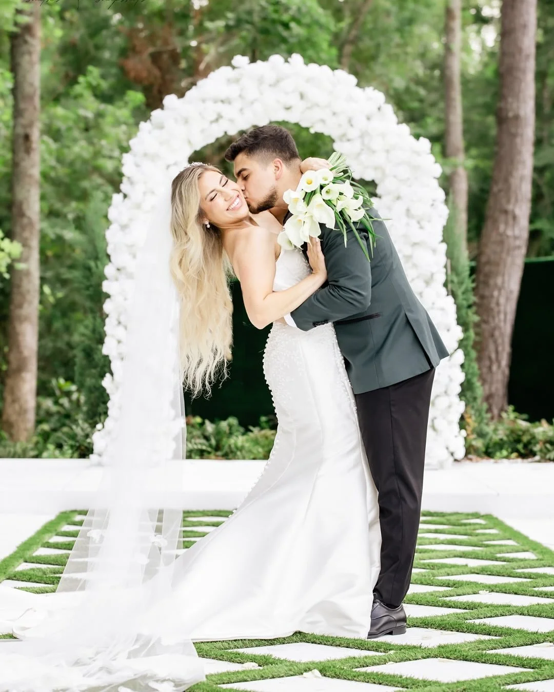 ✨ Vivian &amp; Jesse&rsquo;s wedding day was pure magic ✨ 

Surrounded by their amazing families and friends, they said &ldquo;I do&rdquo; at the beautiful @thegladevenue 

We first connected in March over a video call while Vivian was in California,