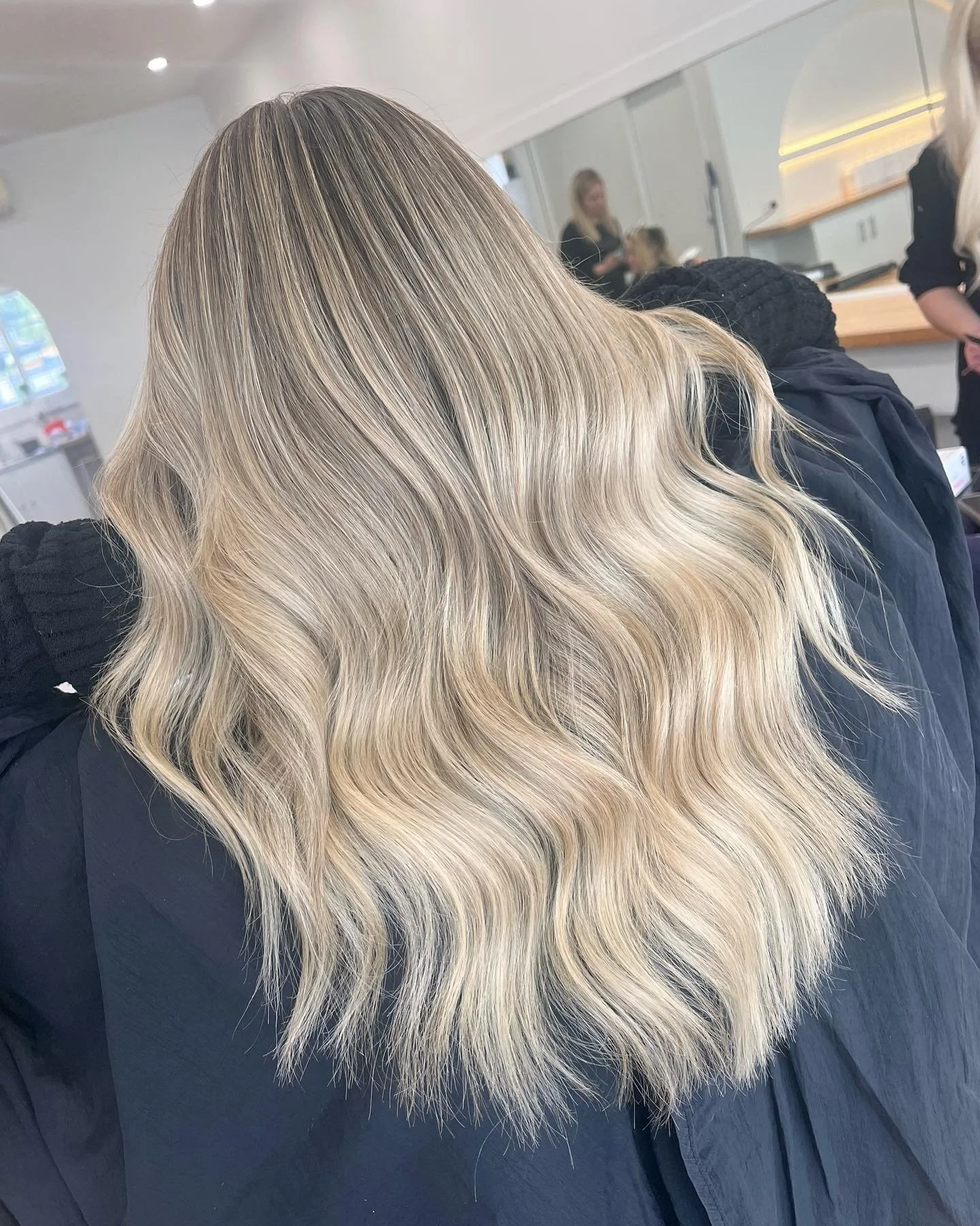 Blondie 💁🏼&zwj;♀️
By @hj.hairartistry