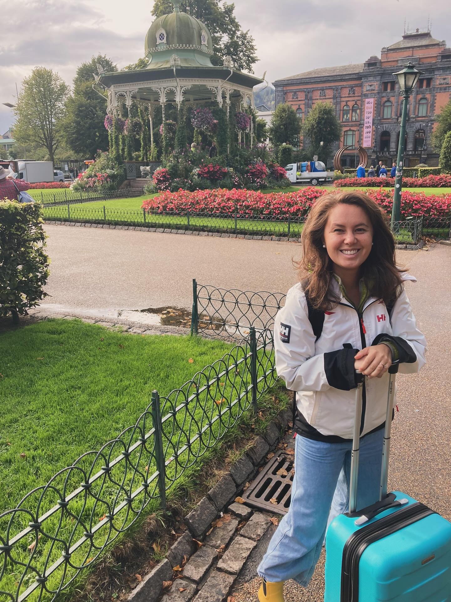 New episode out on how we are all global citizens ✨🌍 It&rsquo;s a full solo episode (eek!) about empathy and equality, learnings through my travels this summer. Reflections on US immigration process and naturalization oath ceremony, attending an int