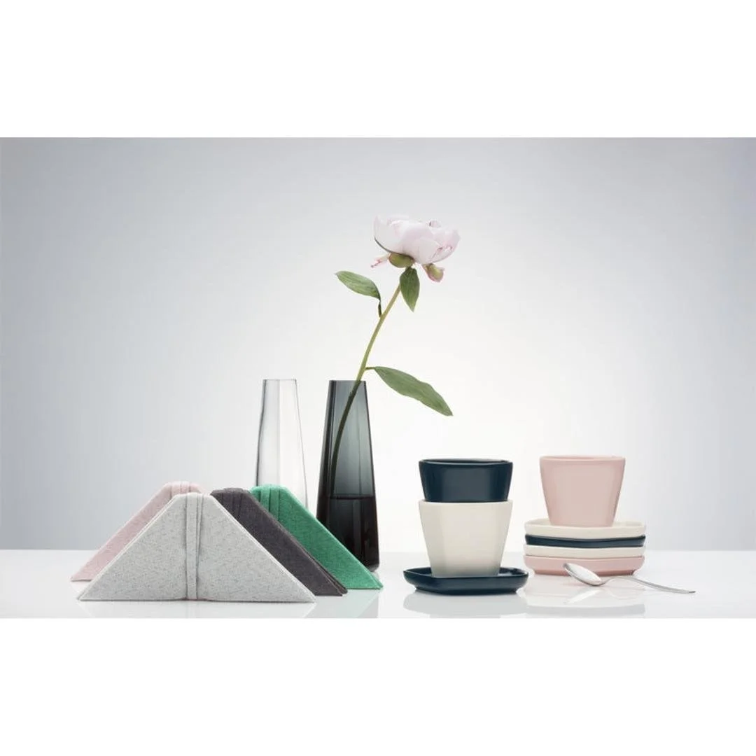 Issey Miyake x iittala Vases Small dark grey-14032661_3.jpg