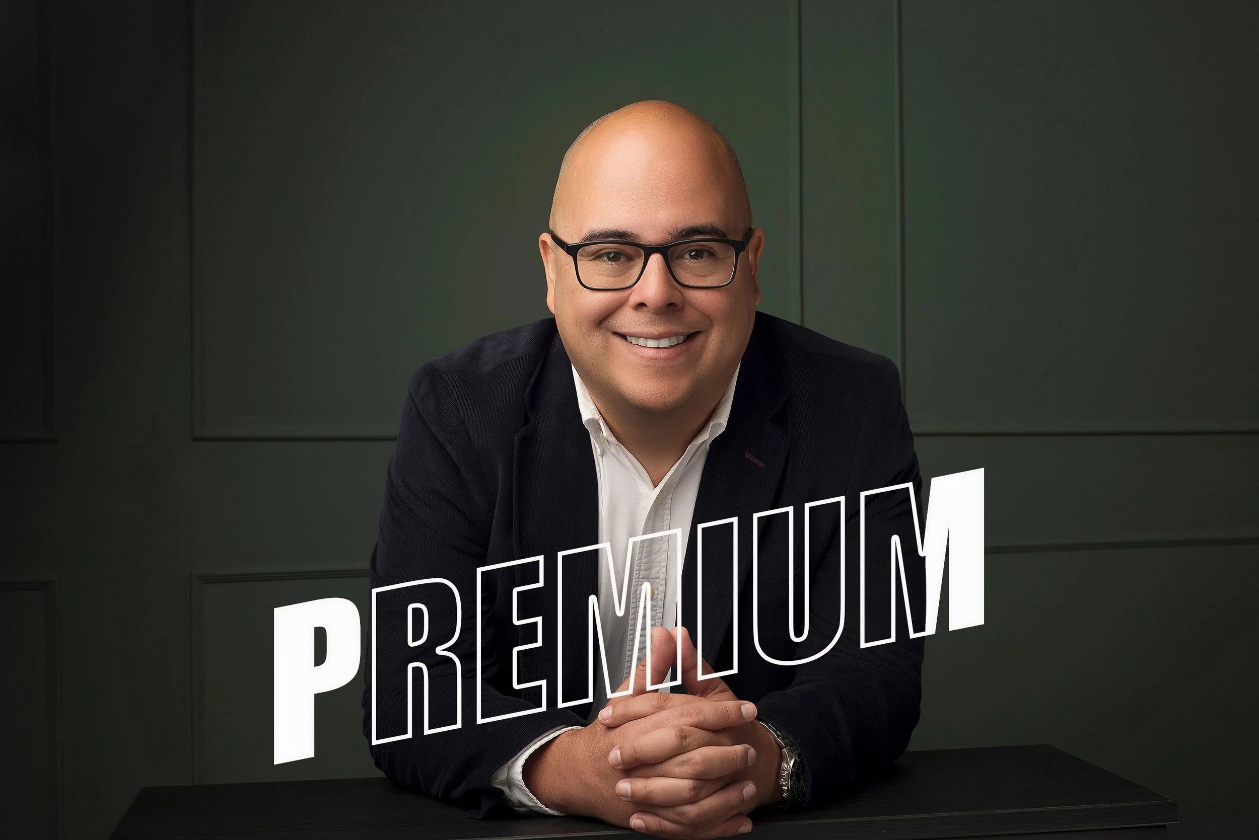 Paquete Premium, foto para linkedin en estudio fotográfico