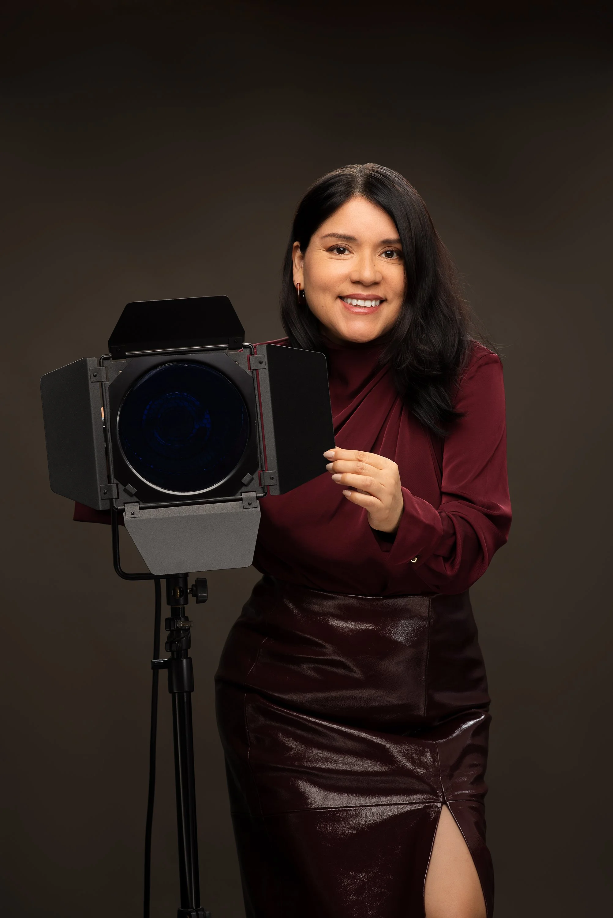 Estudio de fotografía profesional en Lima con iluminación técnica para marca personal y ejecutivos.
