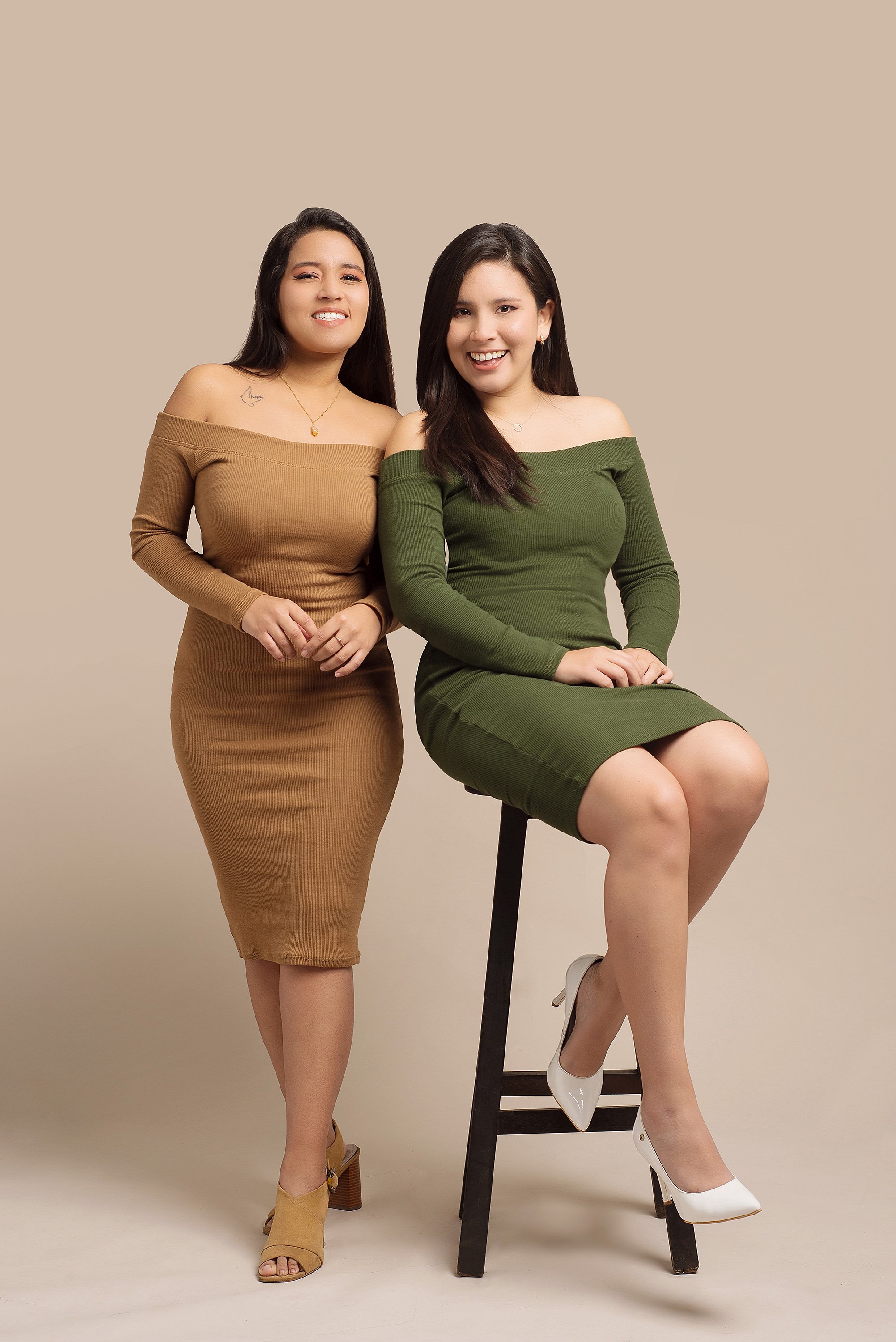Emprendedoras posando con actitud profesional y cercana.