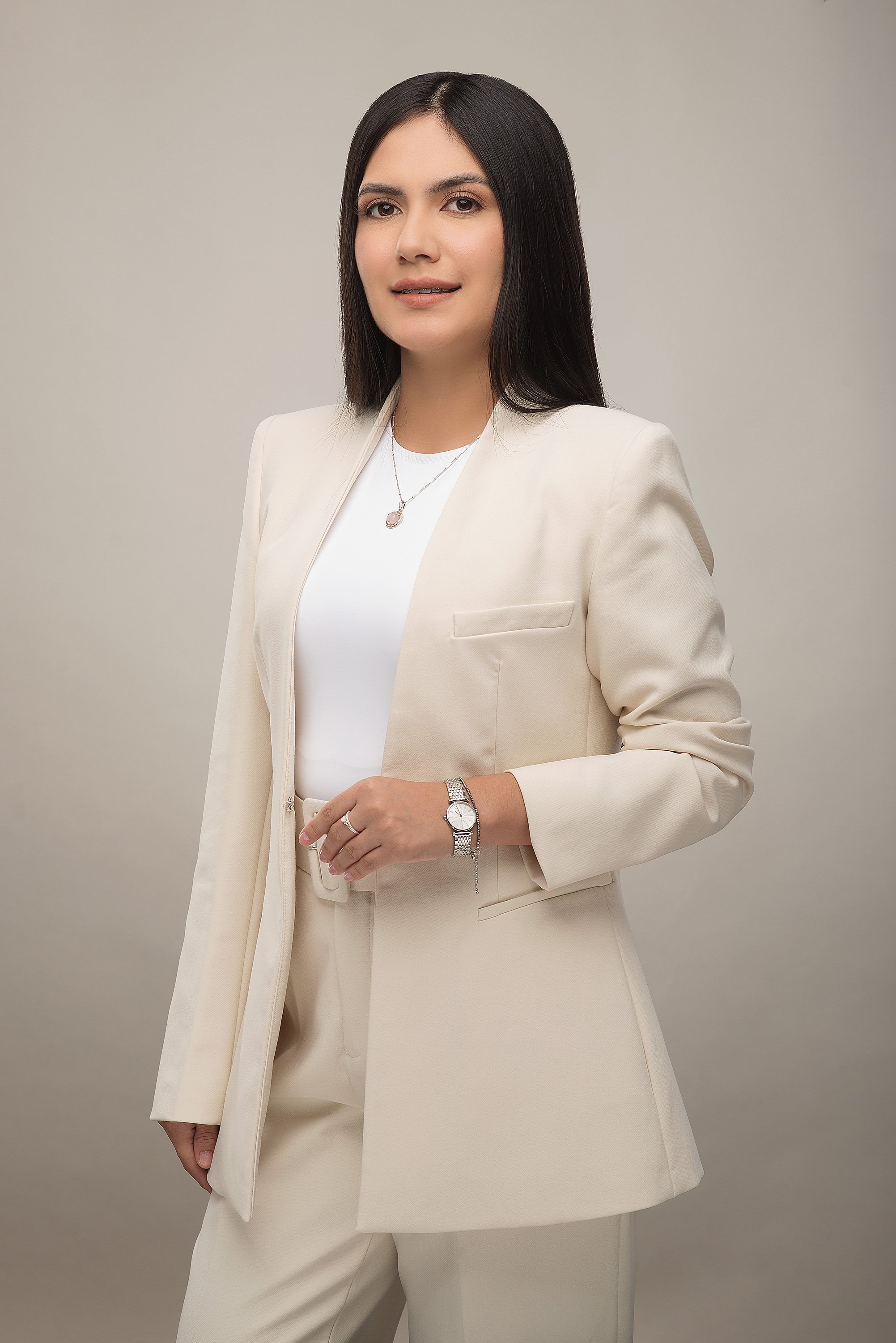 retrato para linkedin de joven profesional