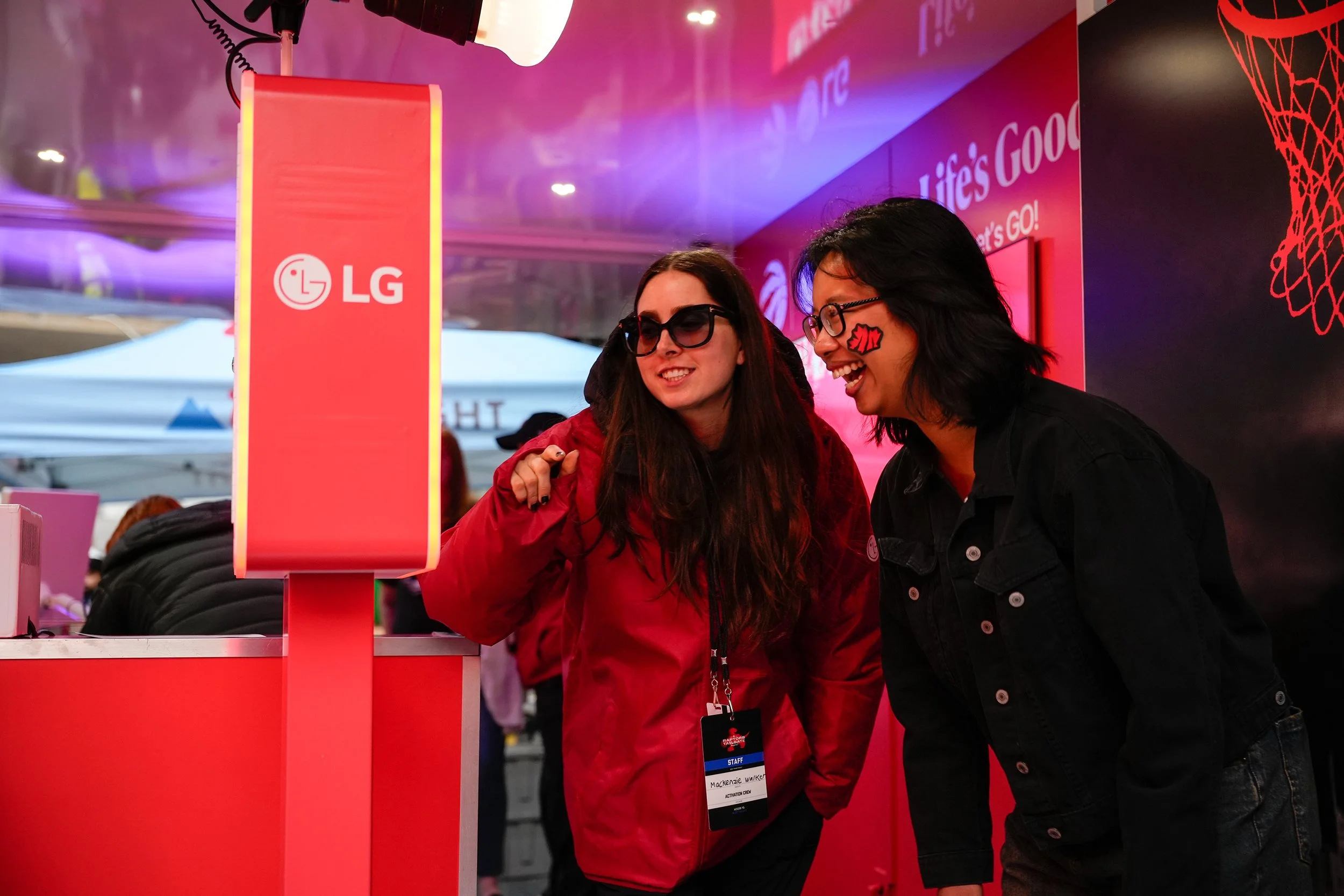 Guests at an LG brand activation photographed by Seventh Wave.