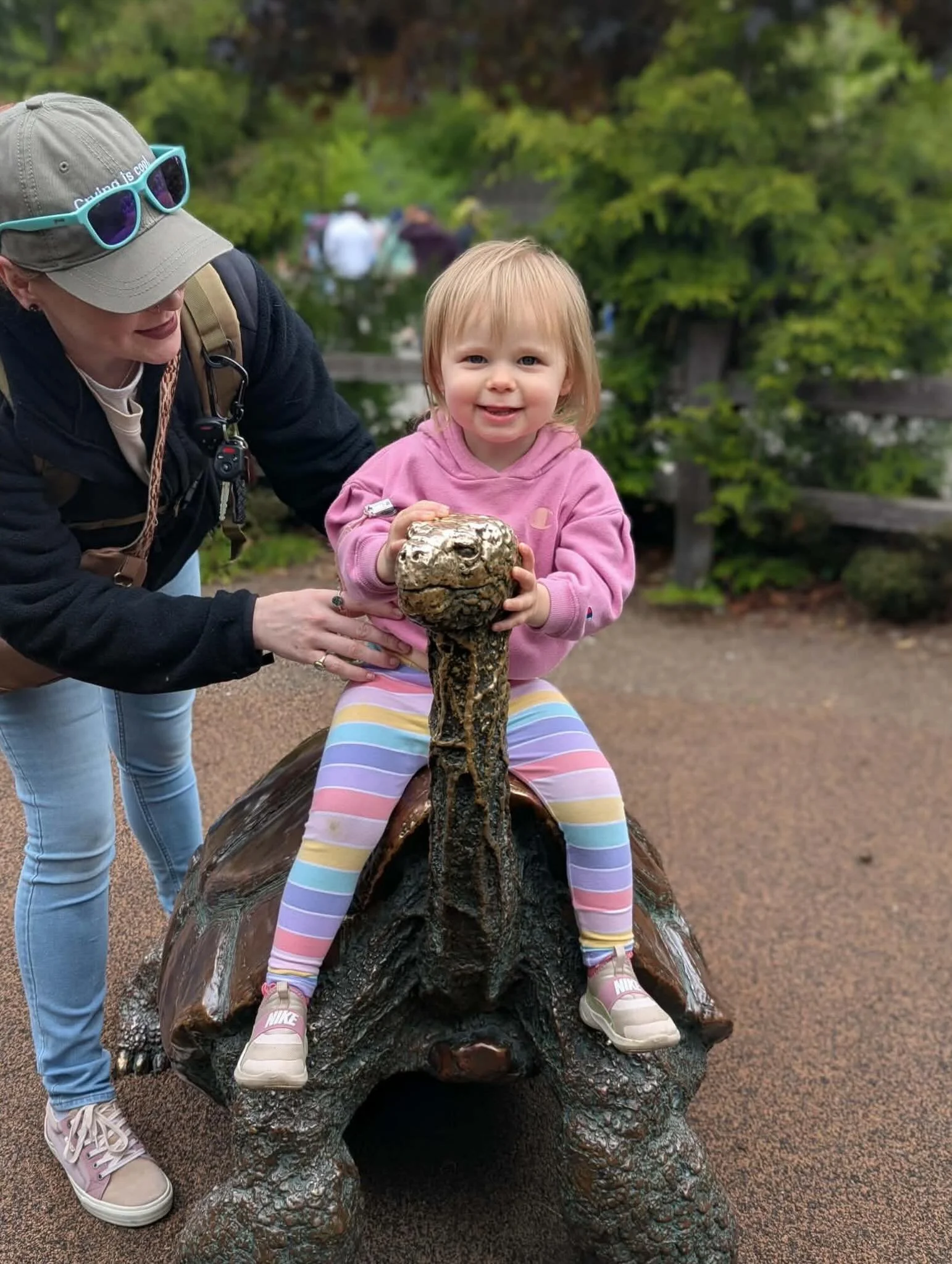 Penny had her very first zoo experience today and my heart could honestly explode. 🥹❤️

The weather was perfect, we saw SO many animals, and she was completely in awe the entire time.

She&rsquo;s especially obsessed with polar bears right now, so g