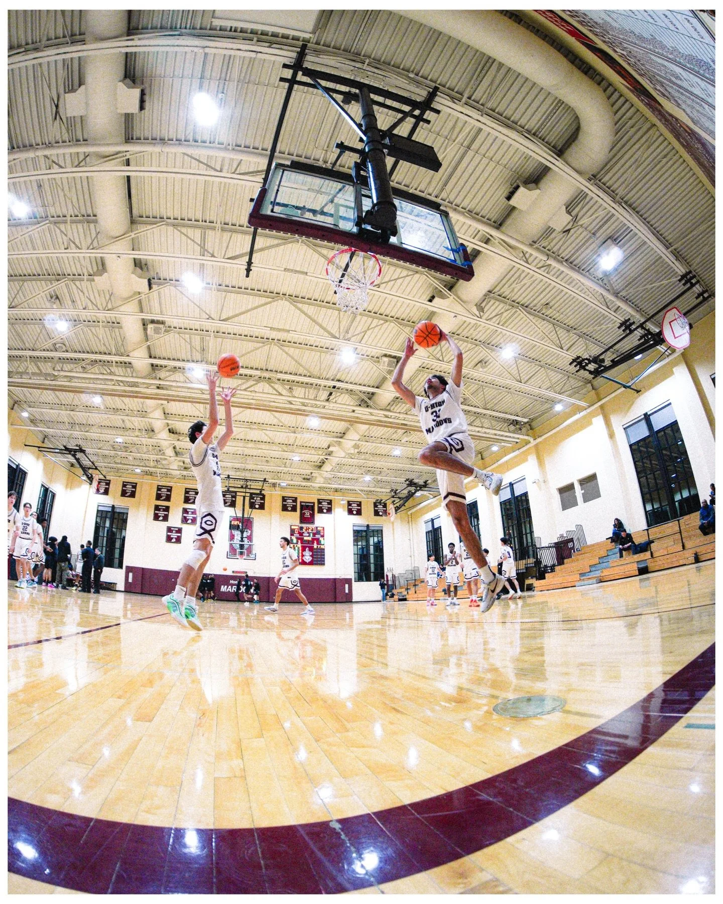 Lab vs Noble Muchin 🏀| 12 DAYS UNTIL CHRISTMAS 🎄🎅🥹| Thank you @cross.james1  and @jacross2435 for the fish eye ❤️| @uhighmbb @uhighbasketball 

-
-
-
-
-
-

#basketball 
#sportsphotography 
#sportsphotographer 
#basketballphotography 
#ballislife