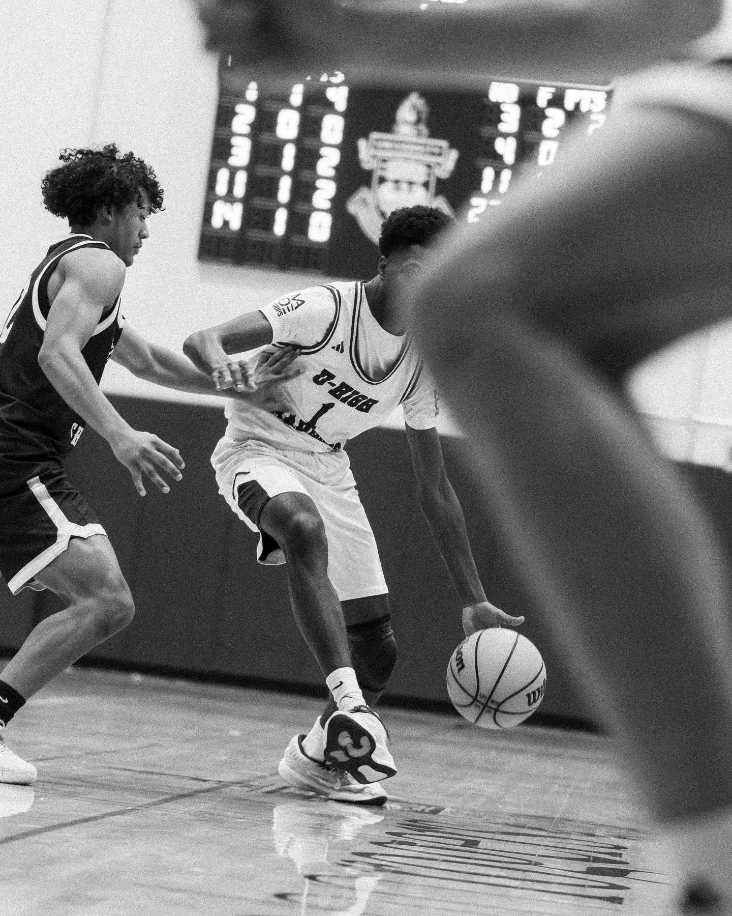 Lab vs Yorkville 🥹🔥 | @uhighmbb @uhighbasketball 

-
-

#basketball 
#sportsphotography 
#sportsphotographer 
#fyp #photographer