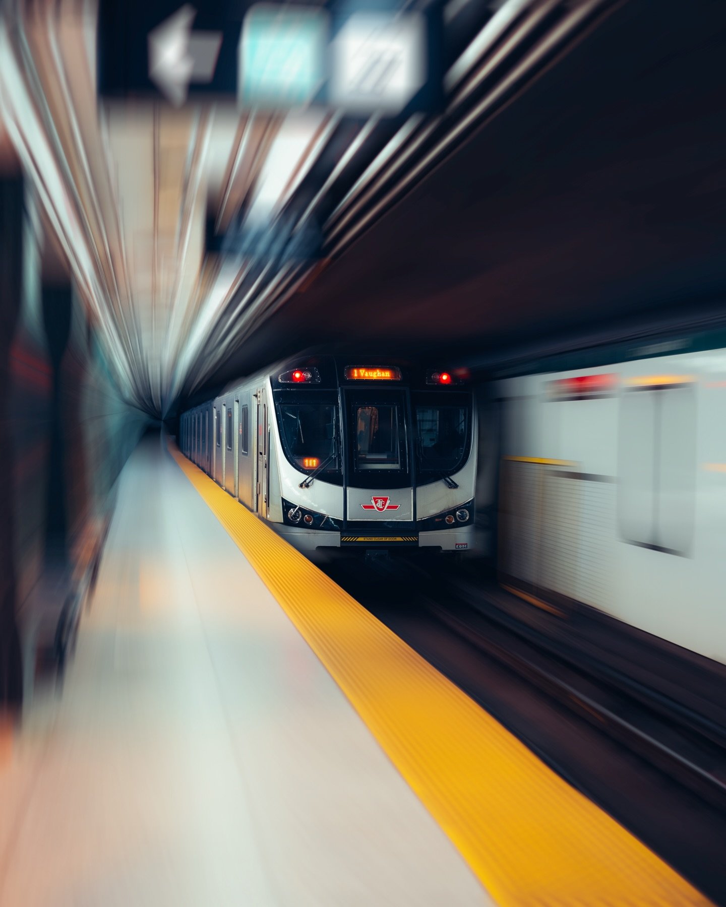 Late night Toronto 🌃&hellip; But Through my eyes 👁️ 
-
-
-
-
#photography #photograph #fypシ #toronto #streetstyle