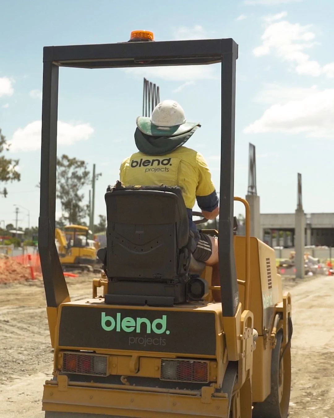Rolling into the weekend
.
.
.
.
.
.
.
#roller #rollingdirt #construction #civilconstruction #blendprojects #commercialconstruction #heavyequipment #civil #blendprojects #blend #hardhat #civilbyblendprojects #hivis