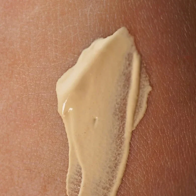 airyday-golden-glow-spf50-texture.jpg