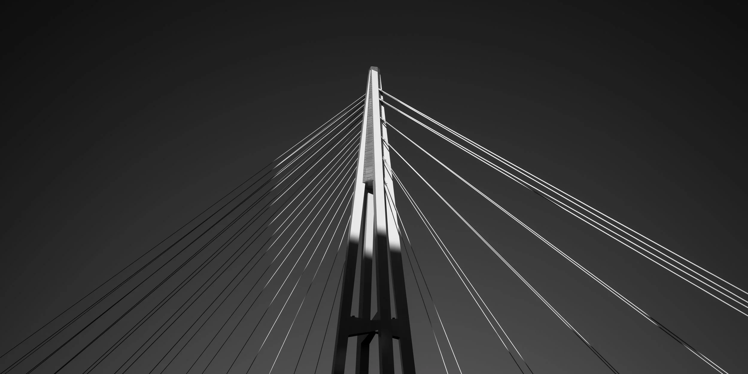 Black and white photo of Kangaroo Point Bridge