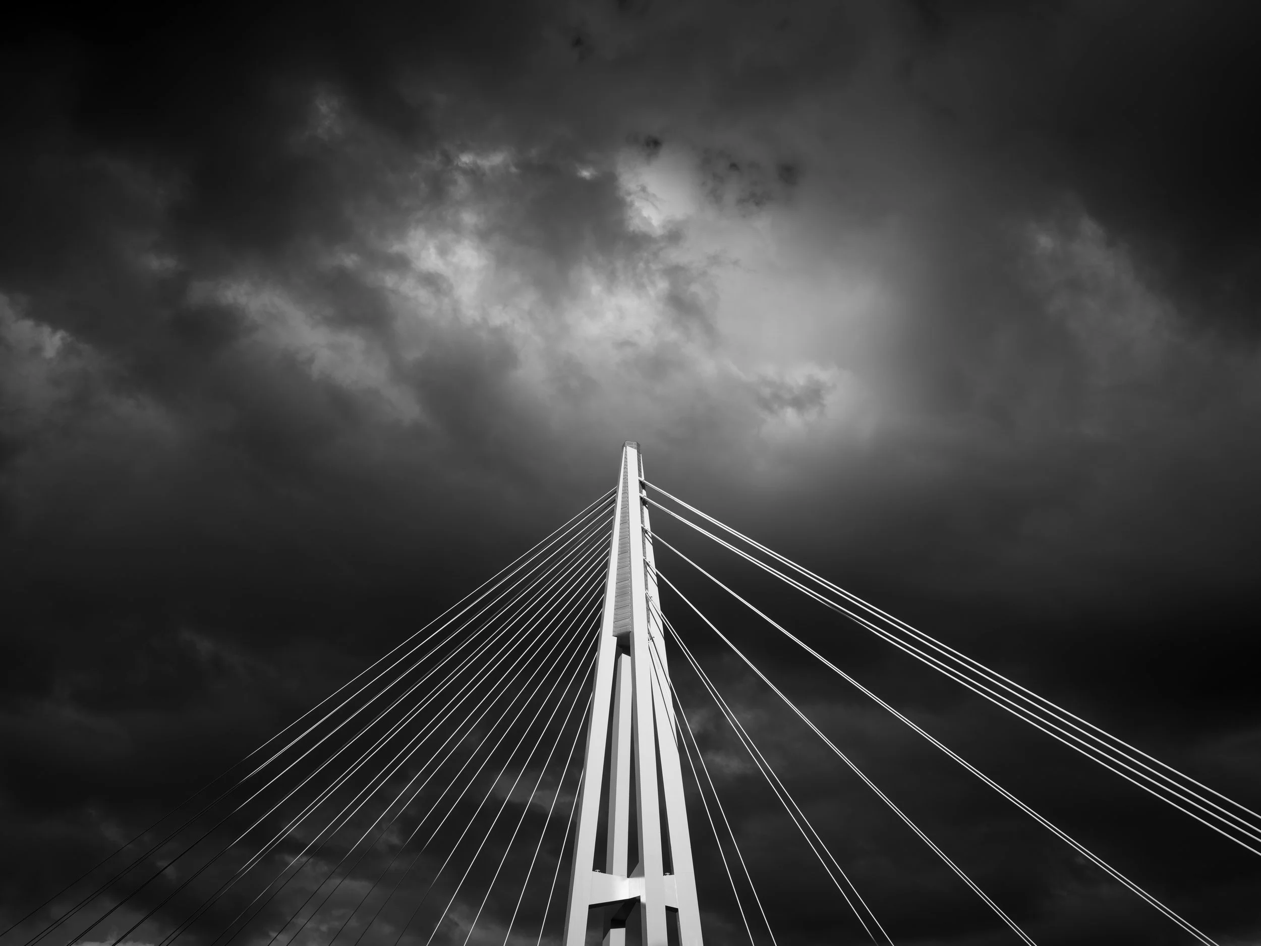 Black and white photo of Kangaroo Point Bridge