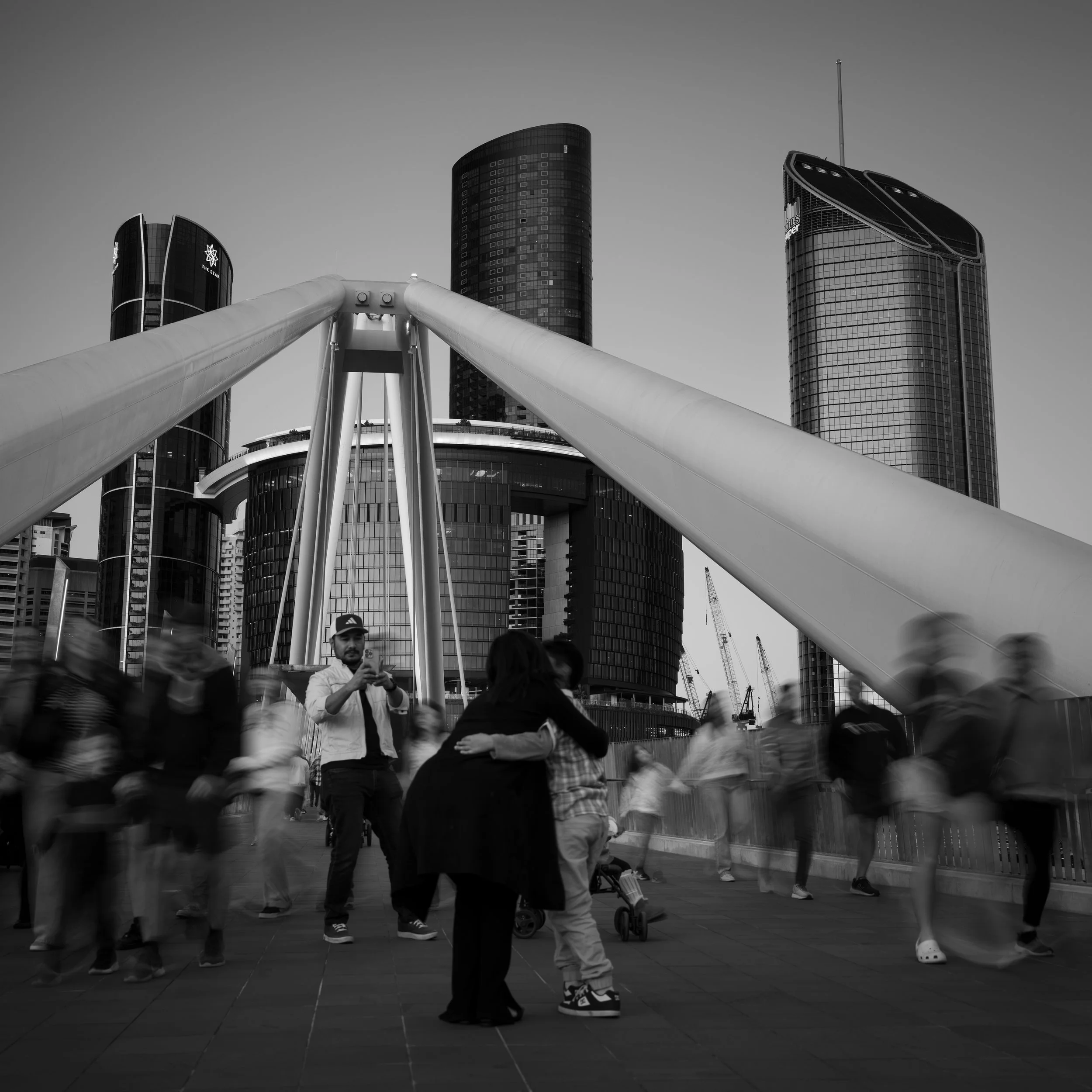 Black and white photo of Brisbane's cityscape