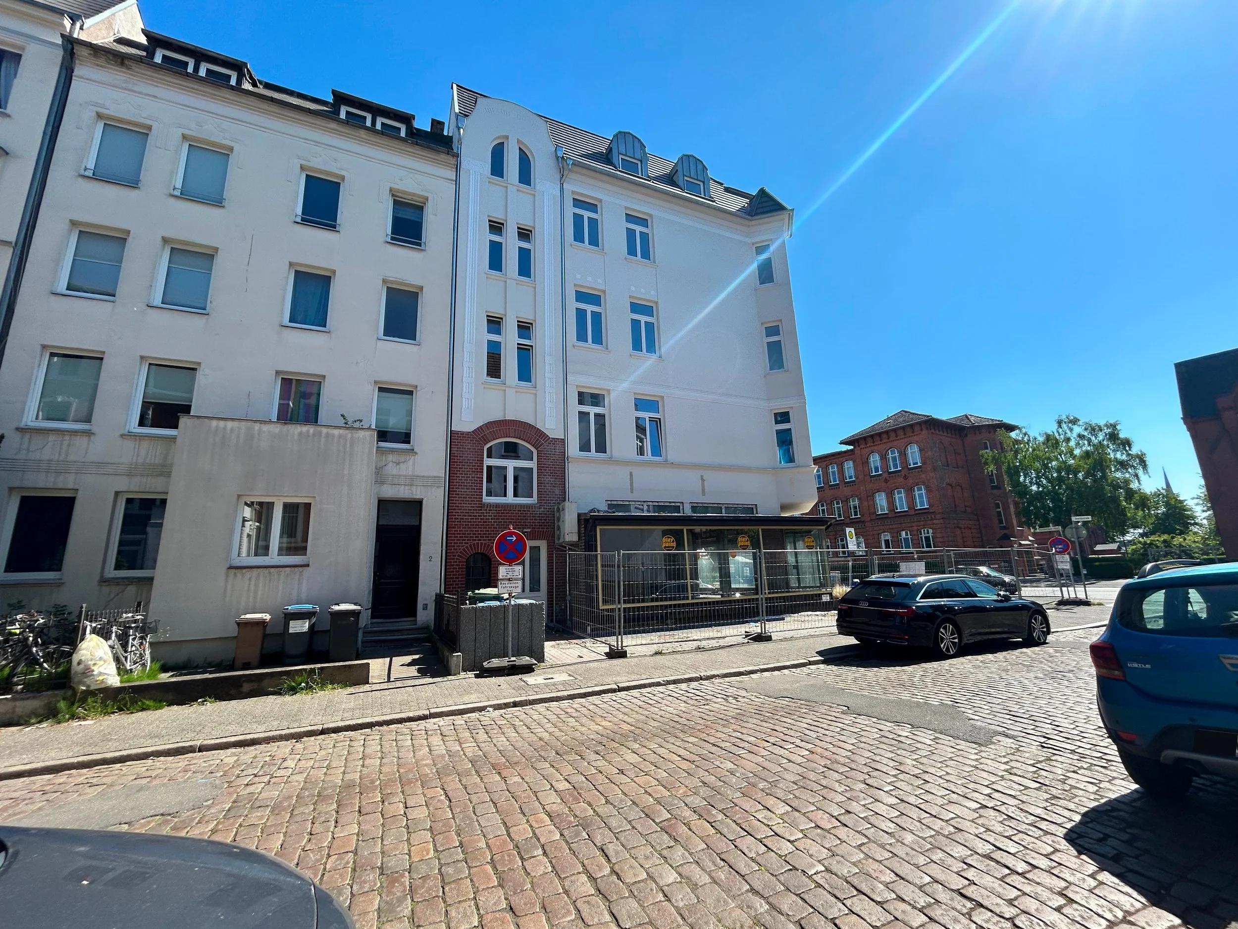 Renoviertes Mehrfamilienhaus mit Blick auf Fassade Norddeutschland, Lübeck, Hamburg, Kiel, Plön