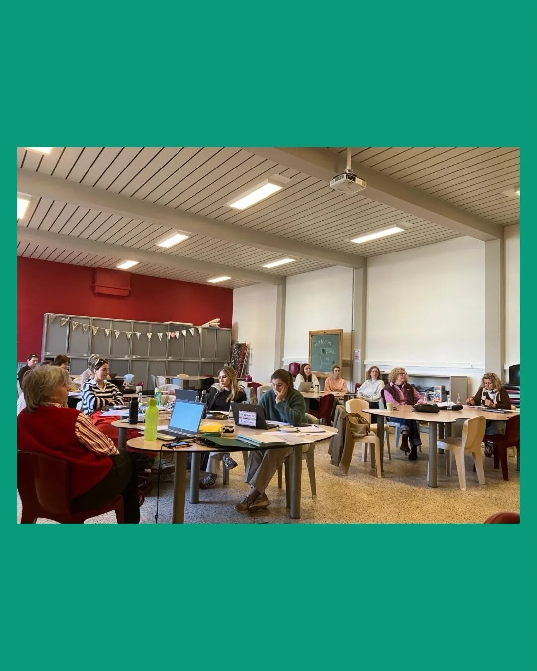 Pedagogische studiedag is een groeidag voor ons team! 🙏🏻
We gingen aan de slag met het nieuwe leerplan Op.Stap @kathondvla , de visualisatie van onze visie en we namen de resultaten van onze toetsen onder de loep. Wat een productieve voormiddag. 🤩