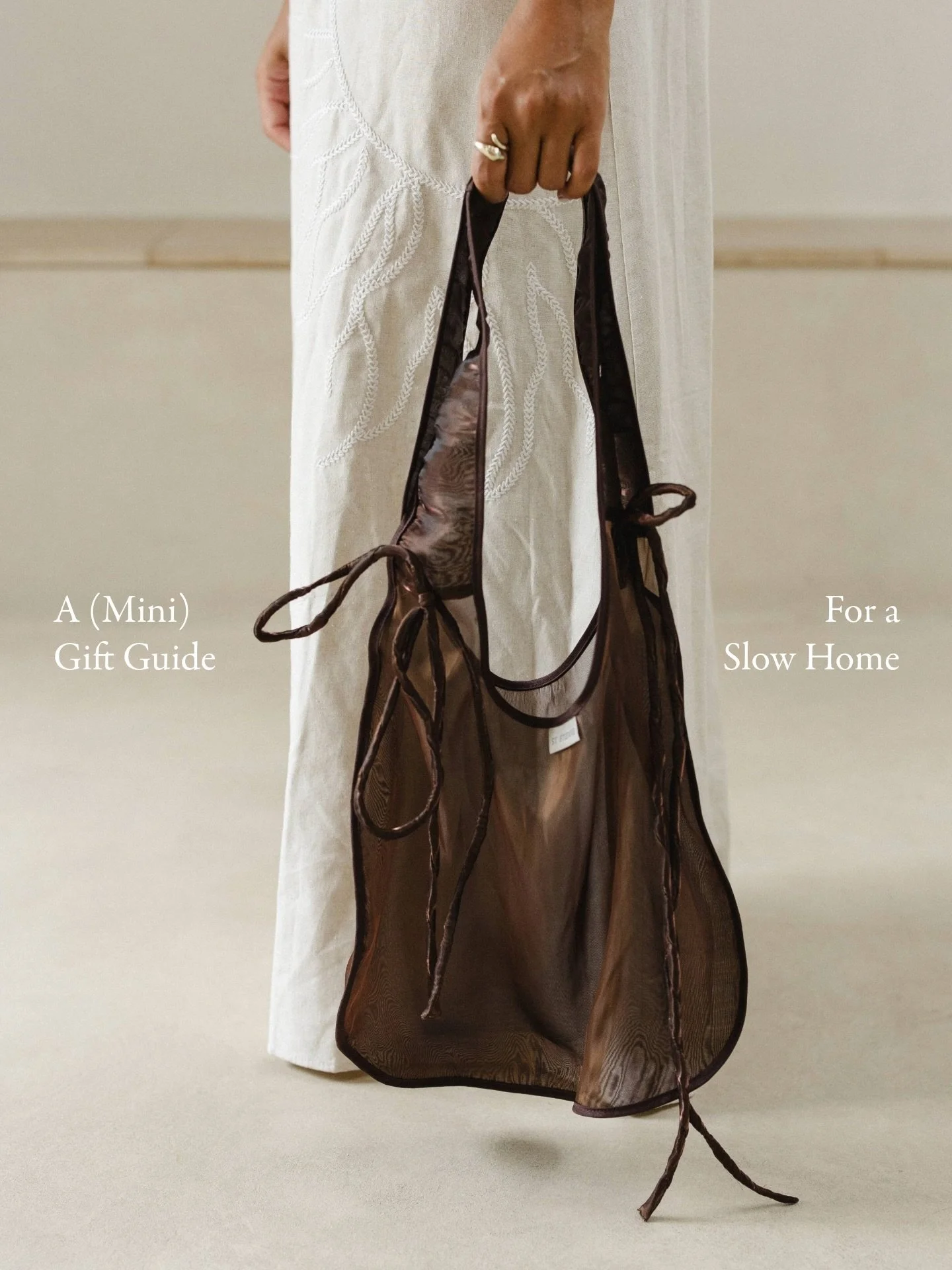 Dear Santa,
This year, we wish for gifts that honor the art of meaningful giving, for those who cherish a slow, mindful home and the beauty of handcrafted, intentional objects. 

Our Rituales del Alma collection is full of treasures that bring calm, 