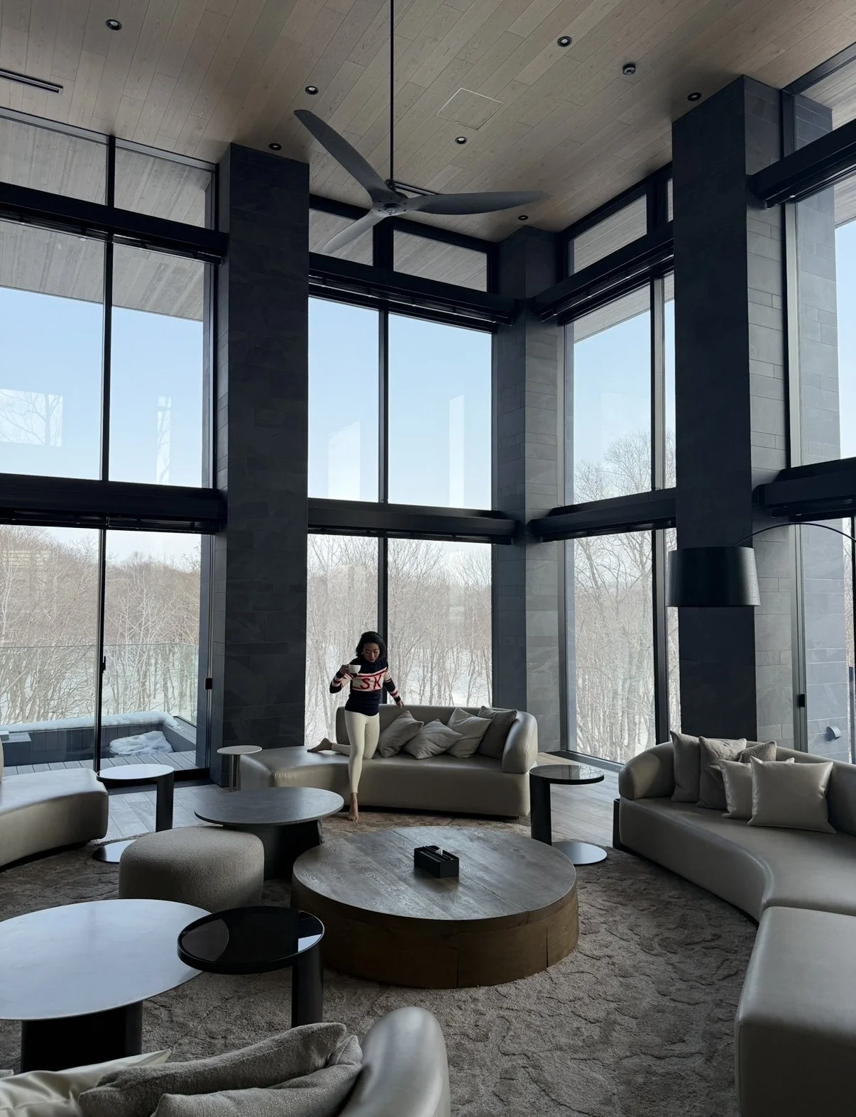 Thegreylayers IG corniche hirafu chalet living room daylight.jpg