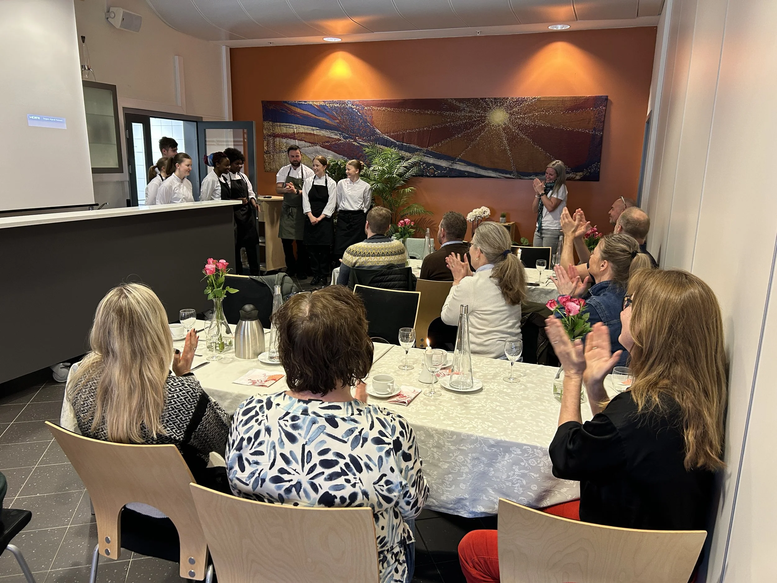 Mat- og drikkeambassadøren bad rådgjevarane om hjelp til å knuse myter