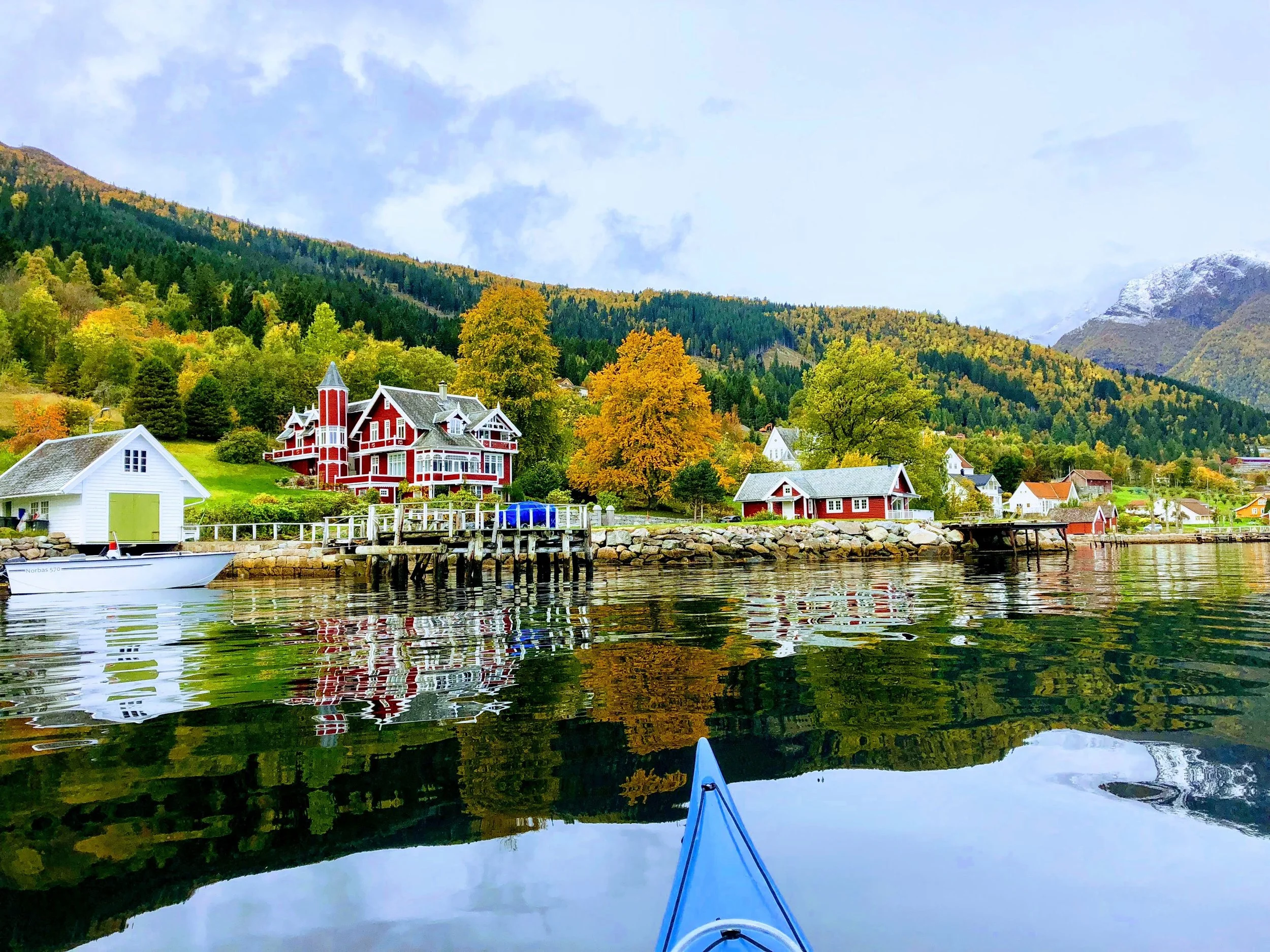 Bilde av kulturelle bygninger fra fjorden