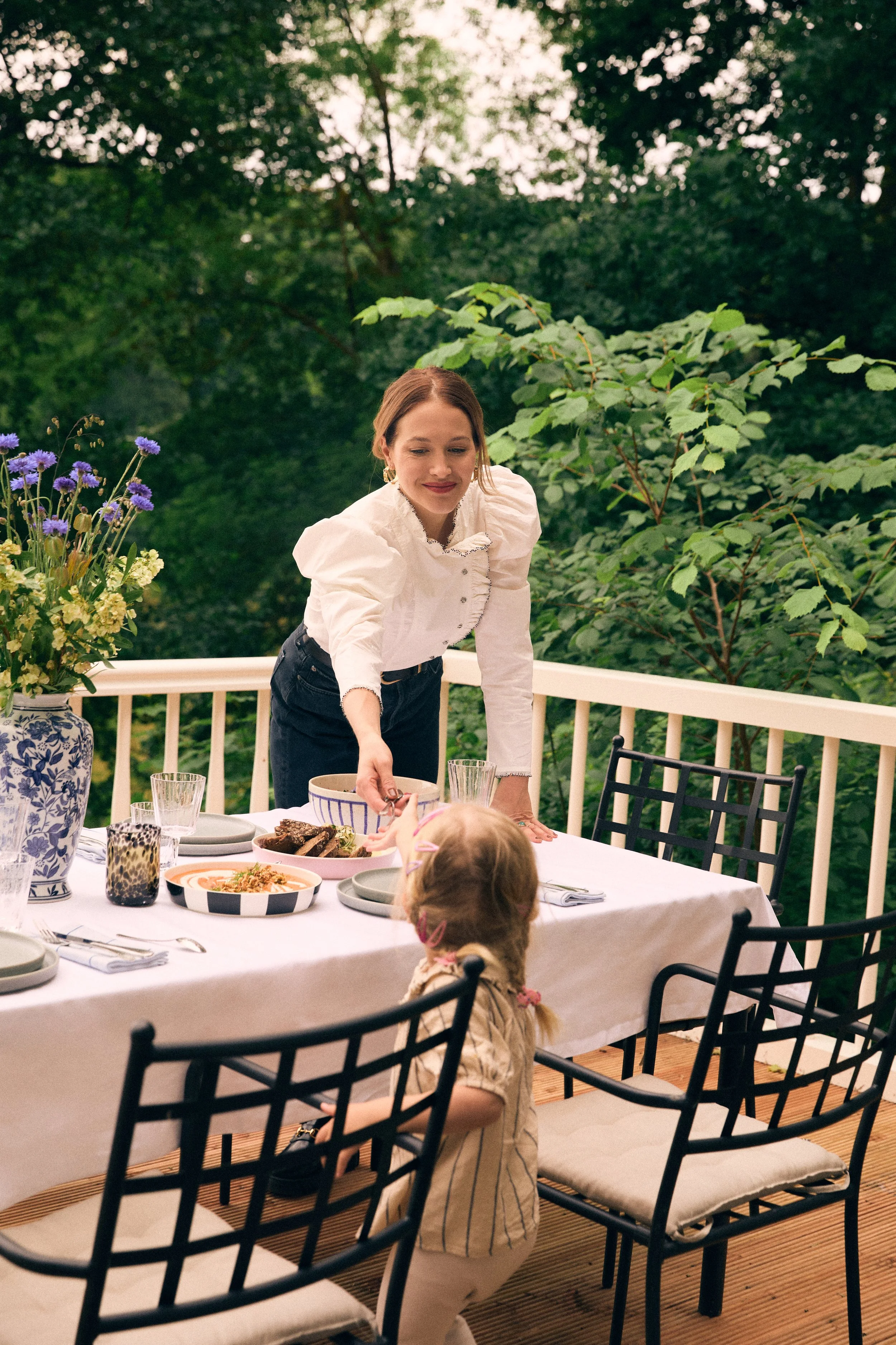 Attachment & Parent-Child Bonding
Supporting secure attachment with infants/toddlers. Navigating separation anxiety (parent and/or baby). Understanding developmental needs and emotional attainment. Managing guilt and fear around "messing up"