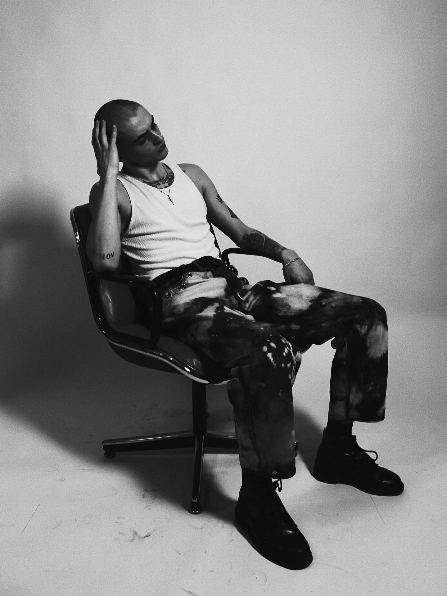 ressam
.
.
.
#modelphotography#studiosessions#streetsyle#fashionphoto#modelshooting#vetments#balenciaga#gucci#commedesgar&ccedil;ons#cinemashoot#bwedit#blackandwhitephotography#portrait