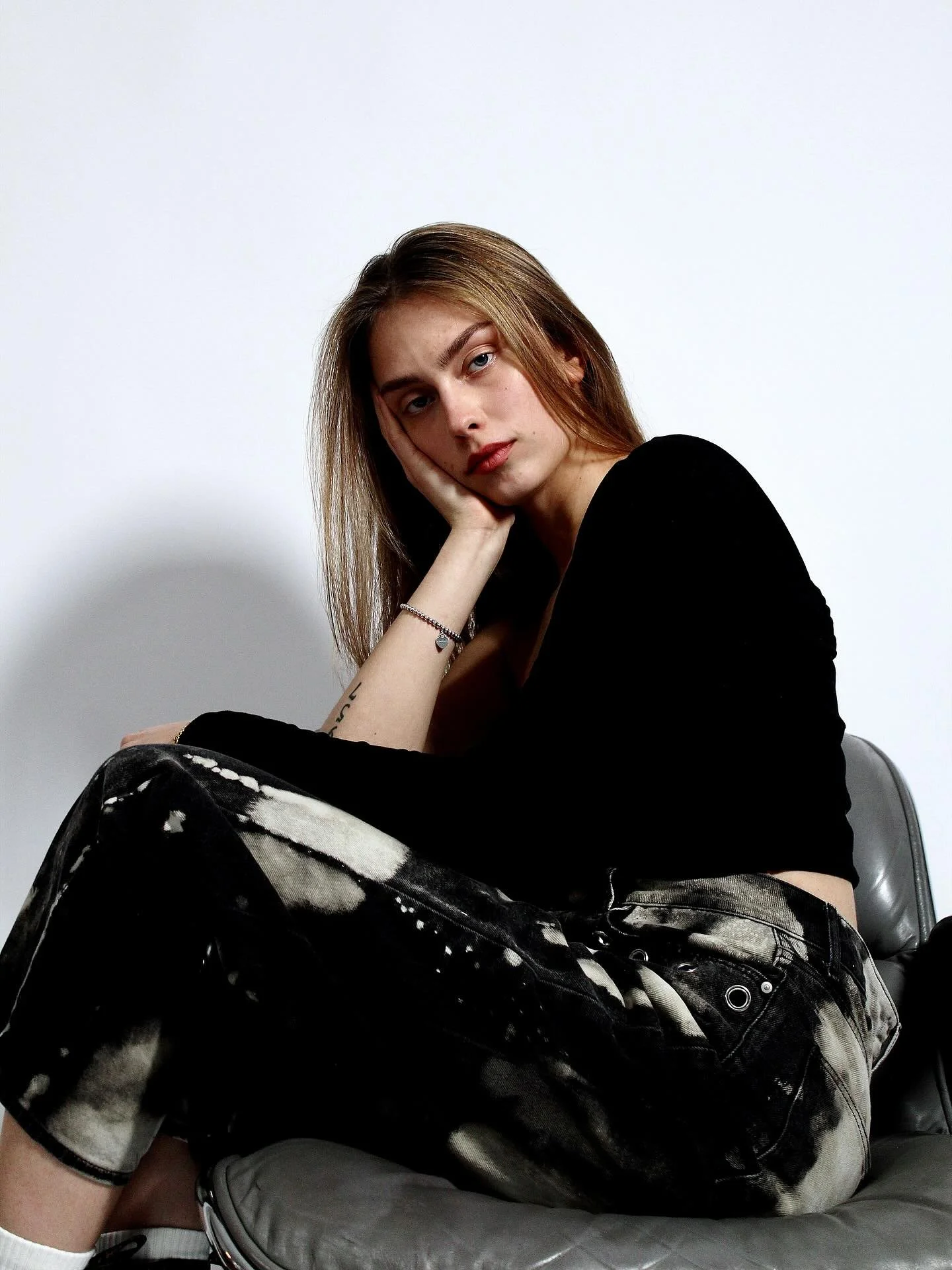 ressam
.
.
.
#ınstamodel#fashionshooting#modelshooting#berlinmodels#fashiondesigner#studioshooting