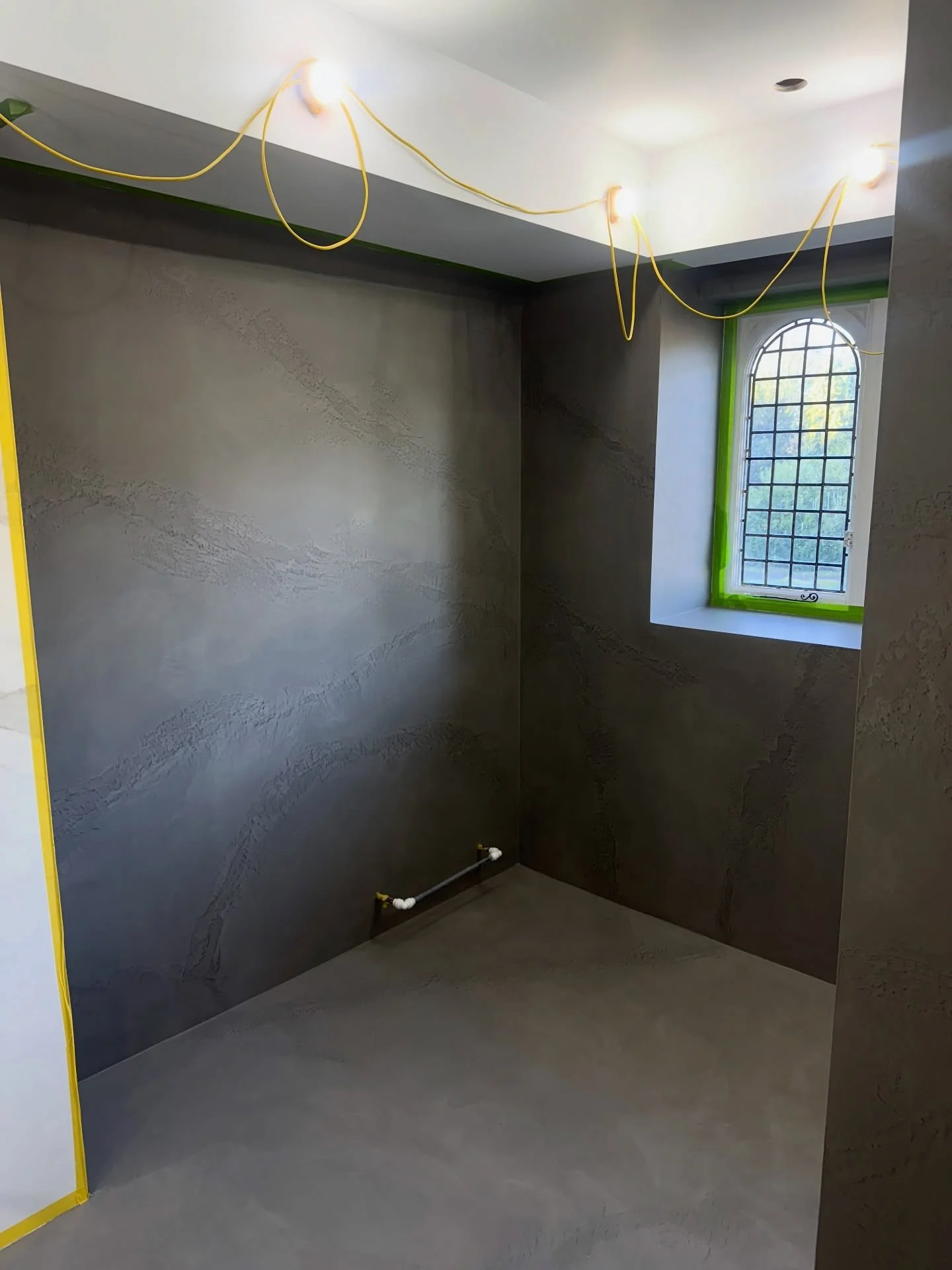 Few bathroom close ups from this last few weeks on our Knutsford job, more to follow after final fit out #microcement #bathroomdesign @cemher_official @relentlessmicrocement