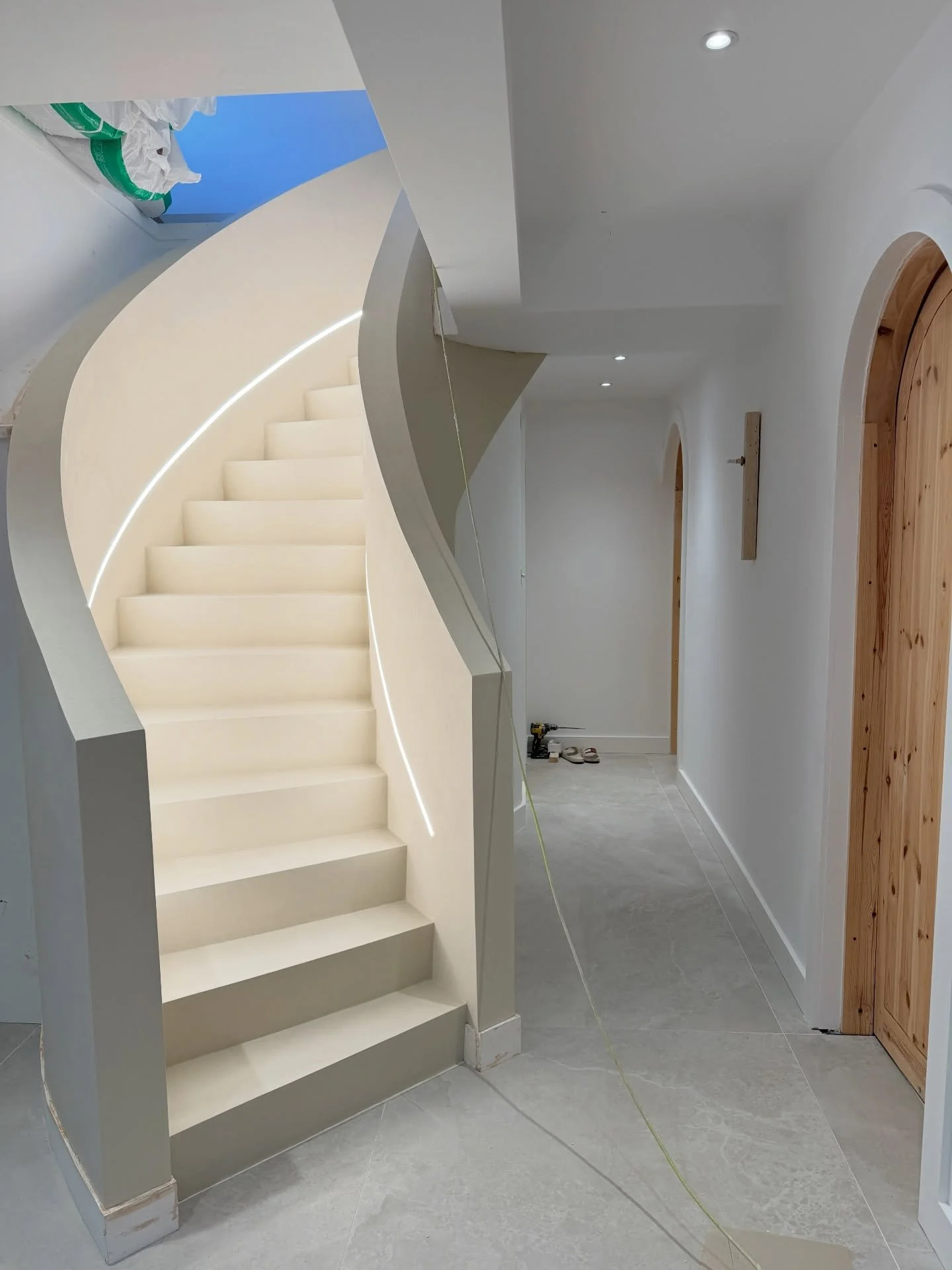 More angles of the Liverpool staircase 

#microcement #microcementdesign