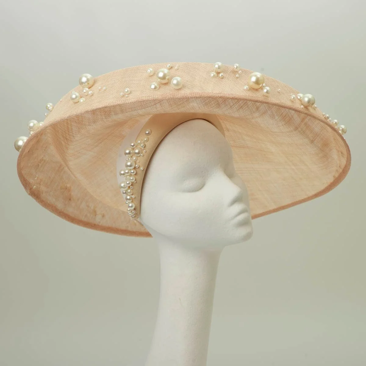 derval-beige-front-right.jpg
