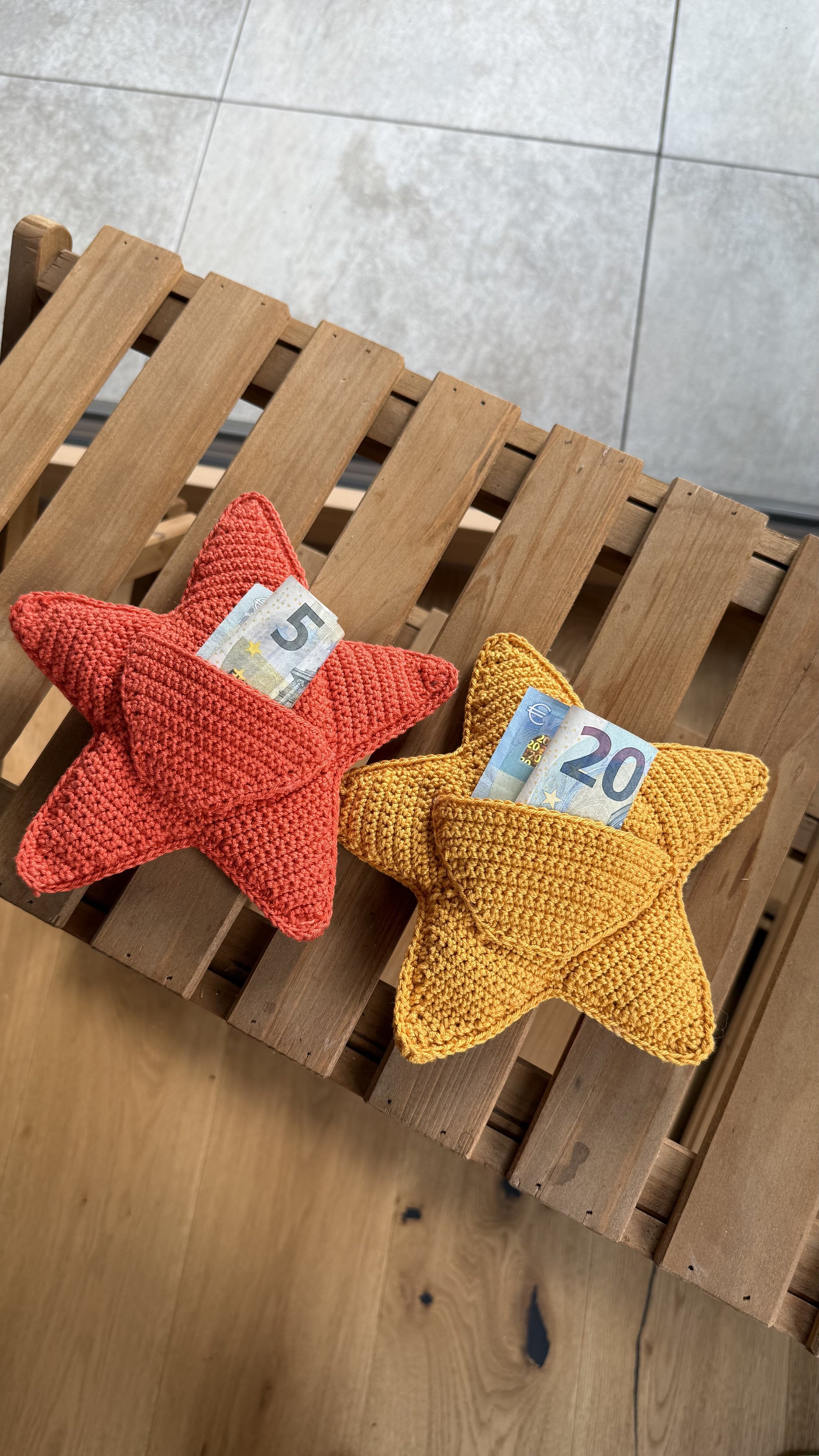 Geldgeschenk Stern gehäkelt.jpeg