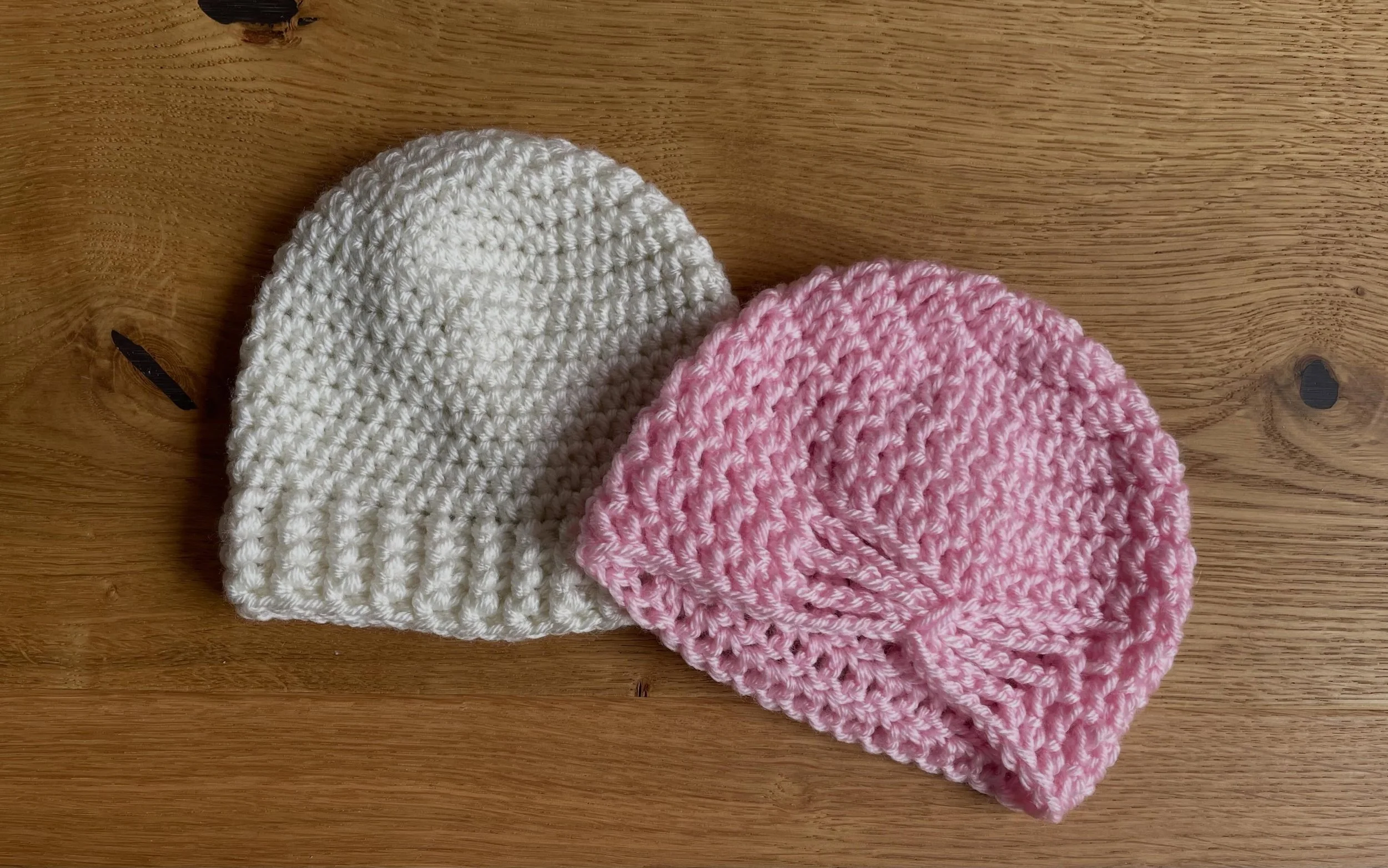 Kleine M&uuml;tzchen f&uuml;r Fr&uuml;hchen oder Neugeborenen geh&auml;kelt 🧶😀❤️