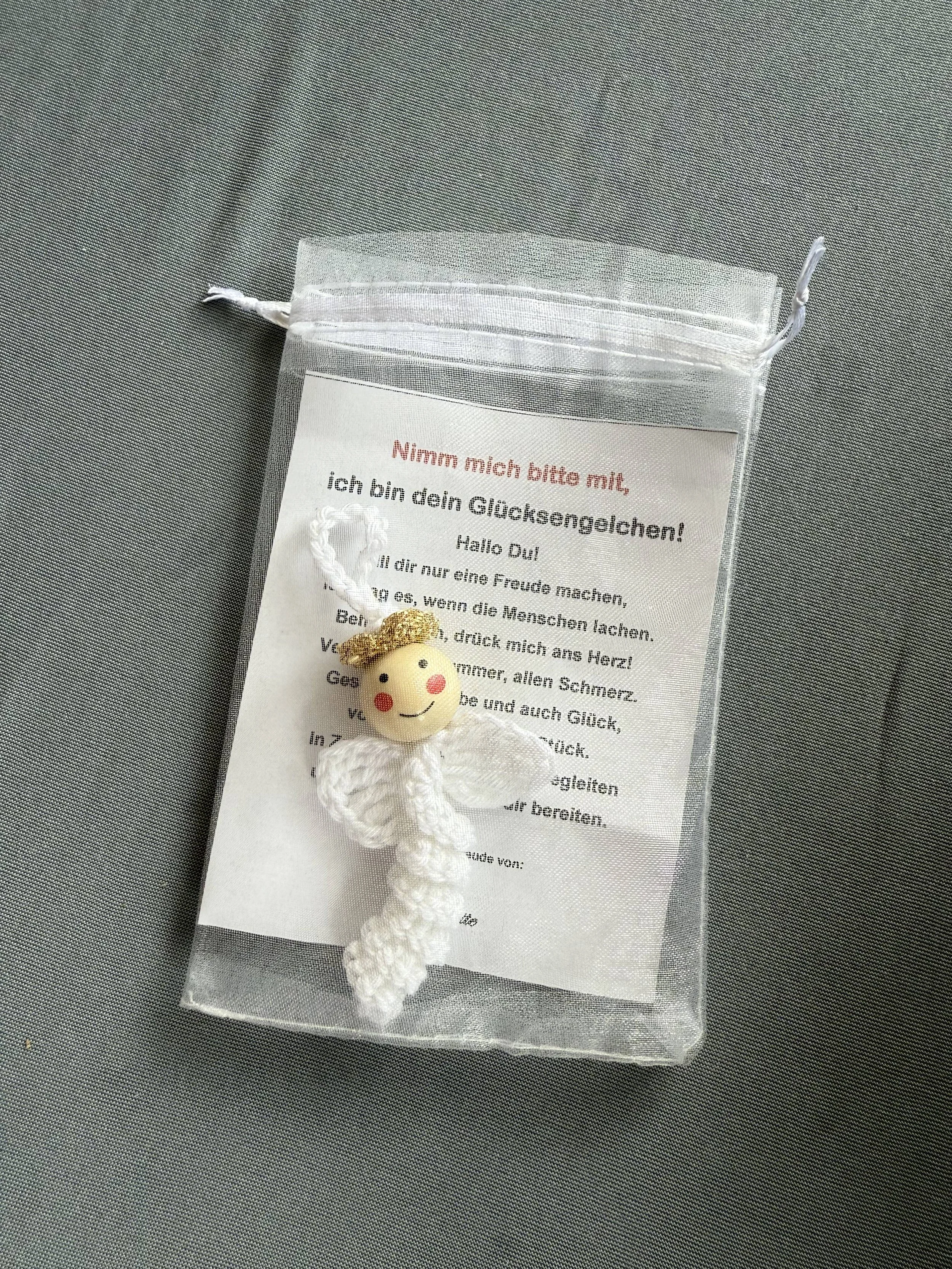 Ein Glücks-Engelchen gehäkelt.jpeg