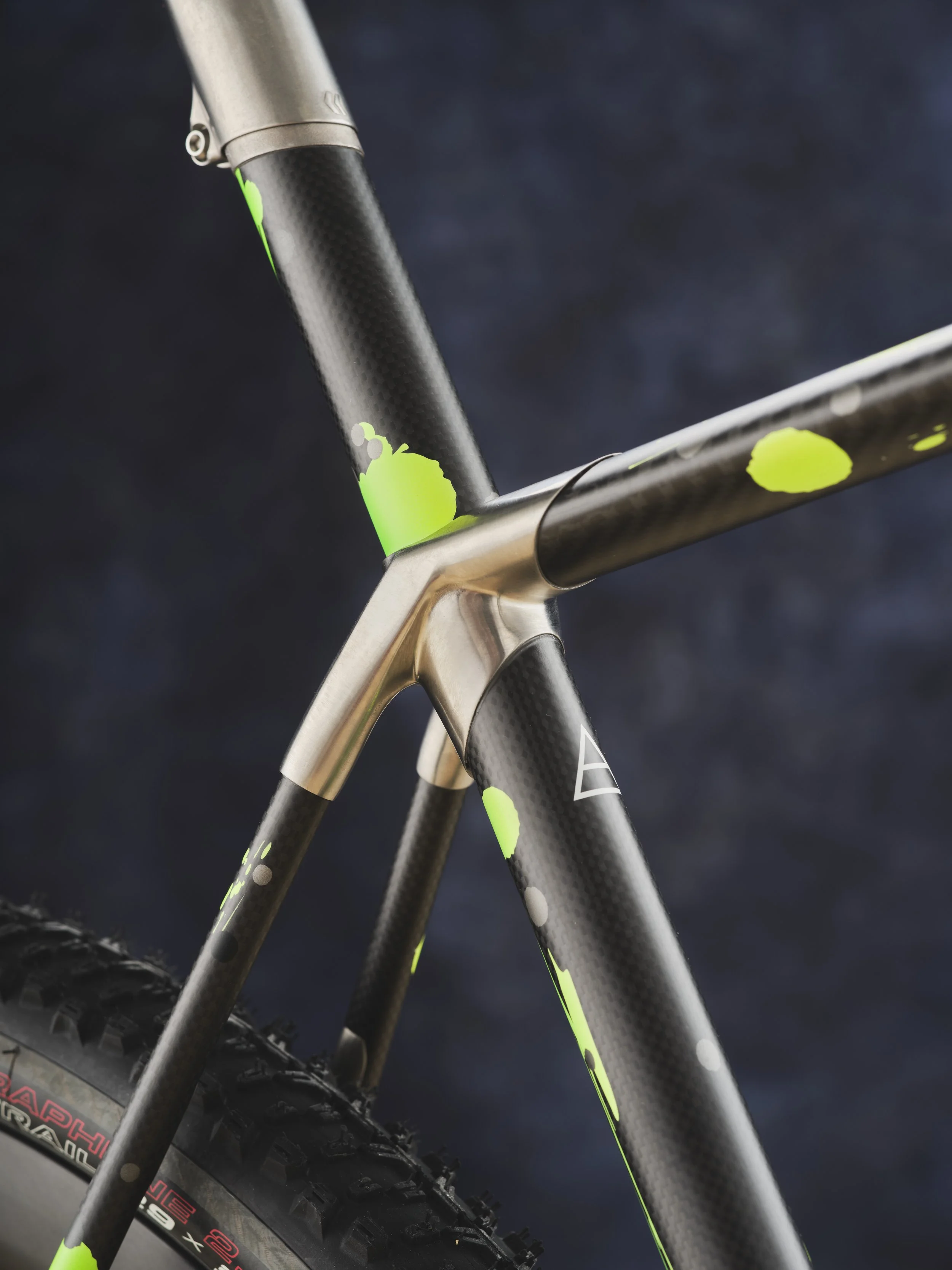 AG-BespokedDresden25-BestGravel-Curve-07.JPG