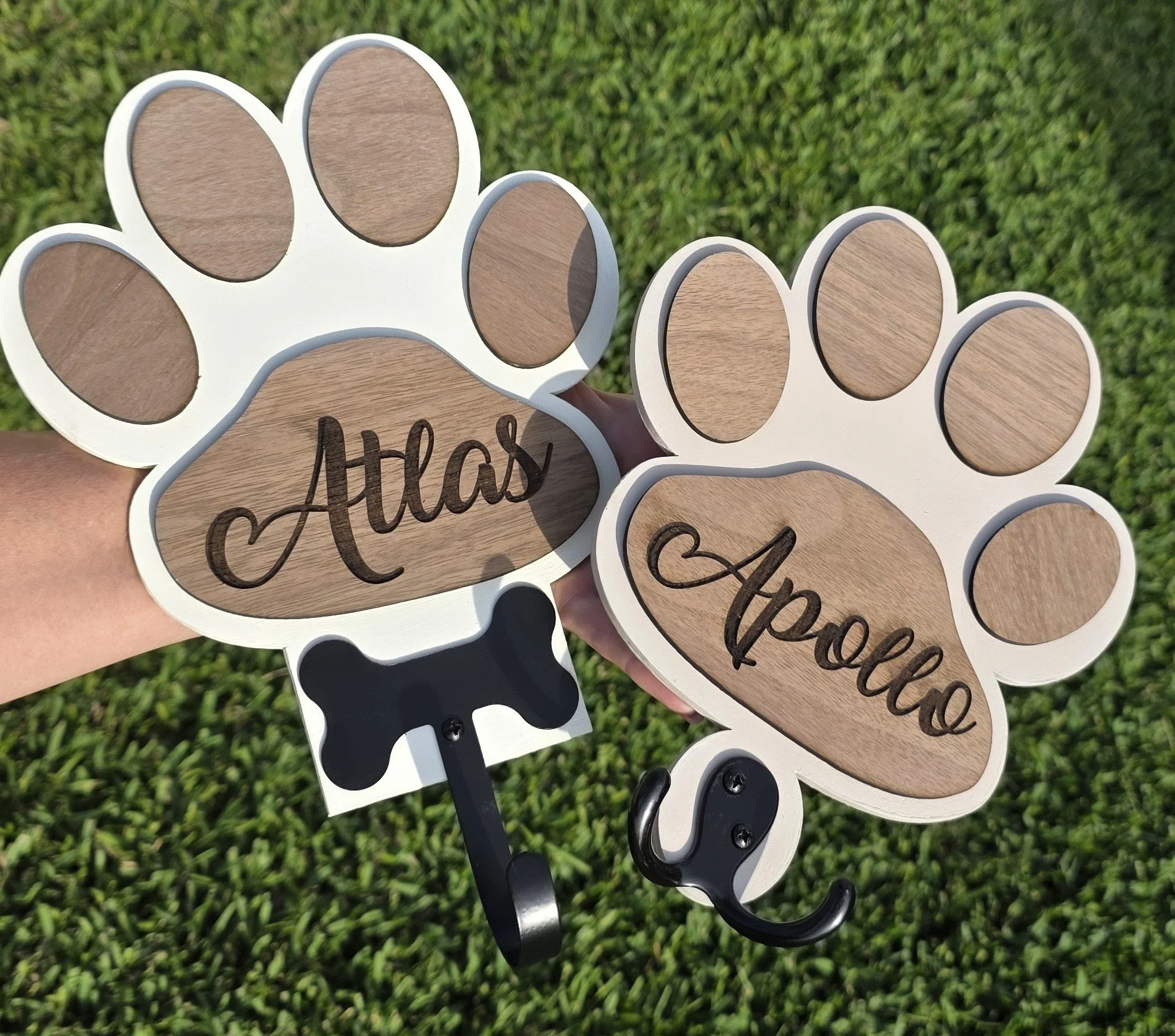 Personalized Paw Print Leash Holder | Custom Dog Name | Hand‑Painted Birchply | Bone or Double‑Prong Hook