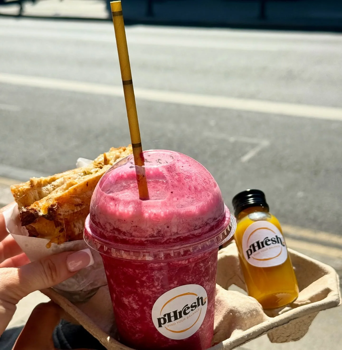 Everything you need🧃🥪
 Have you tried our Cajun chicken and cheese toastie? 👀 

#juice #toastie #smoothie #gingershot #cafe #coffeeshop #pottery #potterycafe #potterypainting #fyp